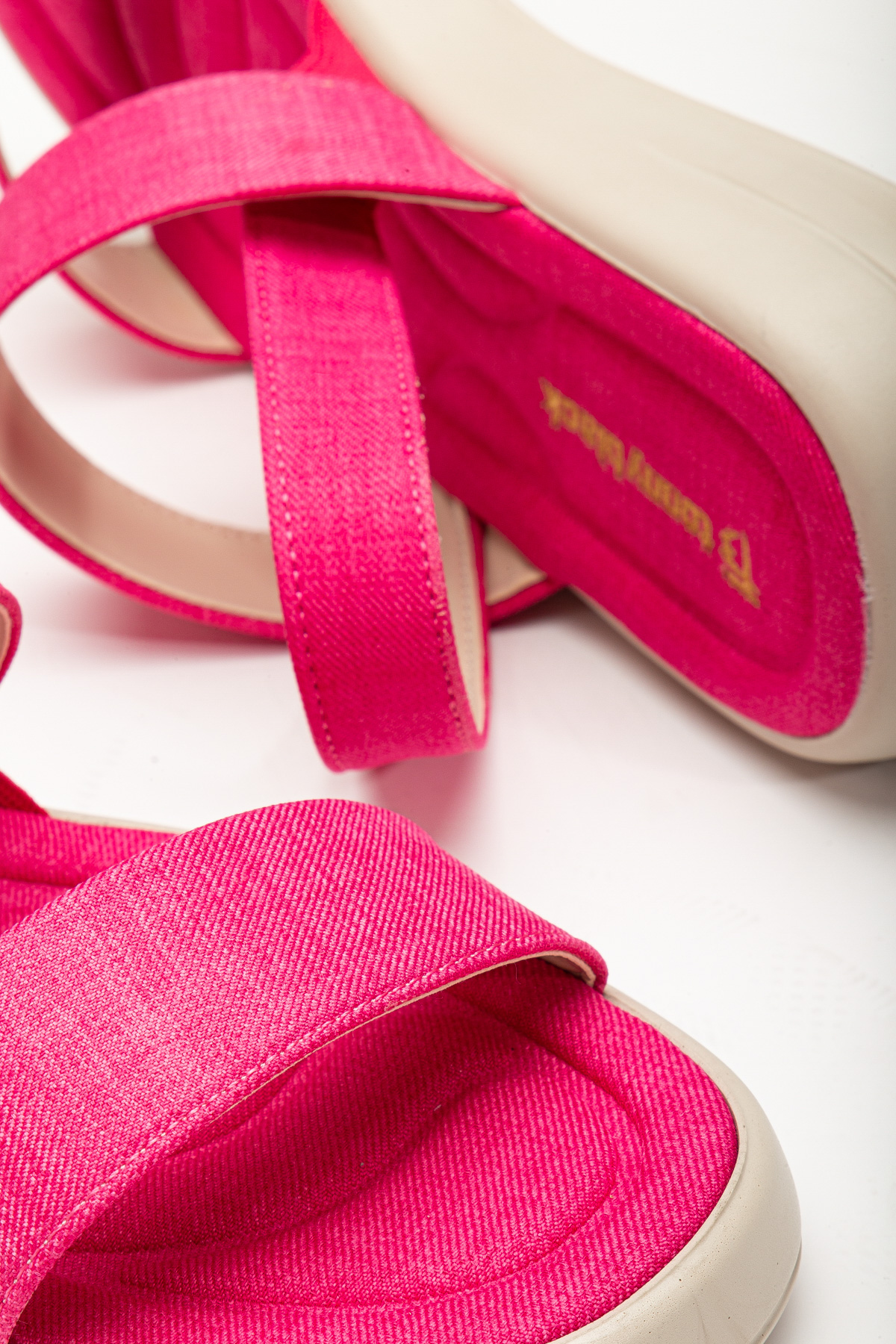 Kadın Fuşya Keten Rahat Kalıp Poli Taban Çift Bantlı Sandalet - Görsel 4