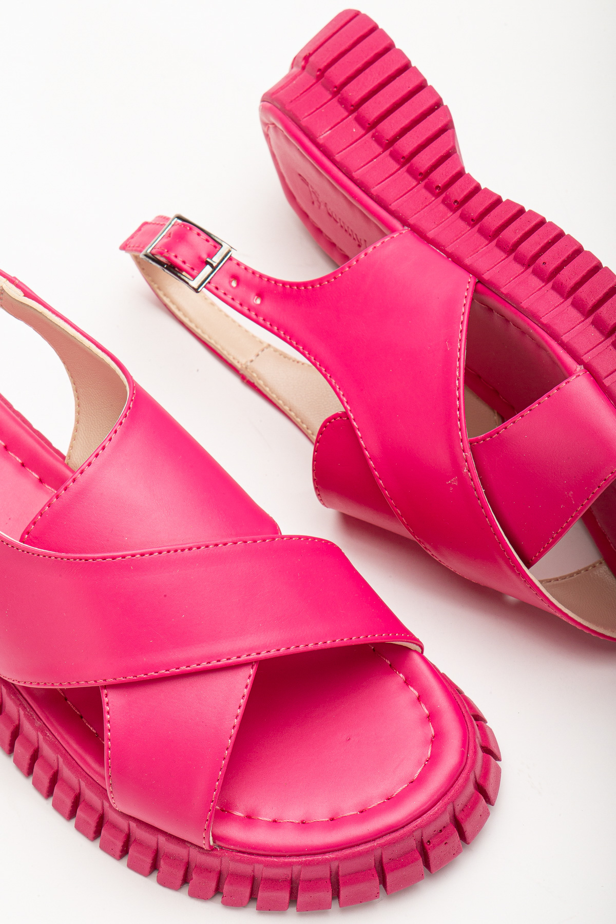 Kadın Fuşya Kalın Poli Taban Bilekten Bağlamalı Çapraz Bantlı Sandalet - Görsel 4