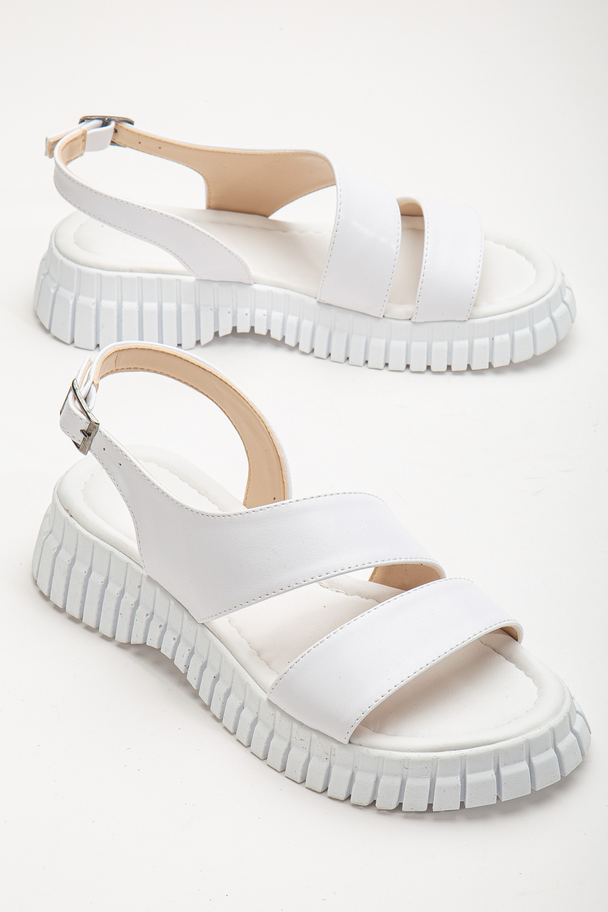 Kadın Beyaz Kalın Poli Taban Bilekten Bağlamalı Tek Bantı Sandalet - Görsel 3