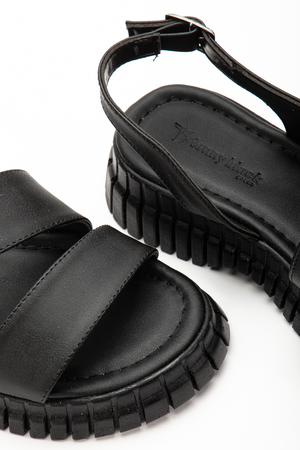 Tonny Black Tonny Black Kadın Siyah Kalın Poli Taban Bilekten Bağlamalı Tek Bantı Sandalet Flo'da! Siyah - 4. görsel