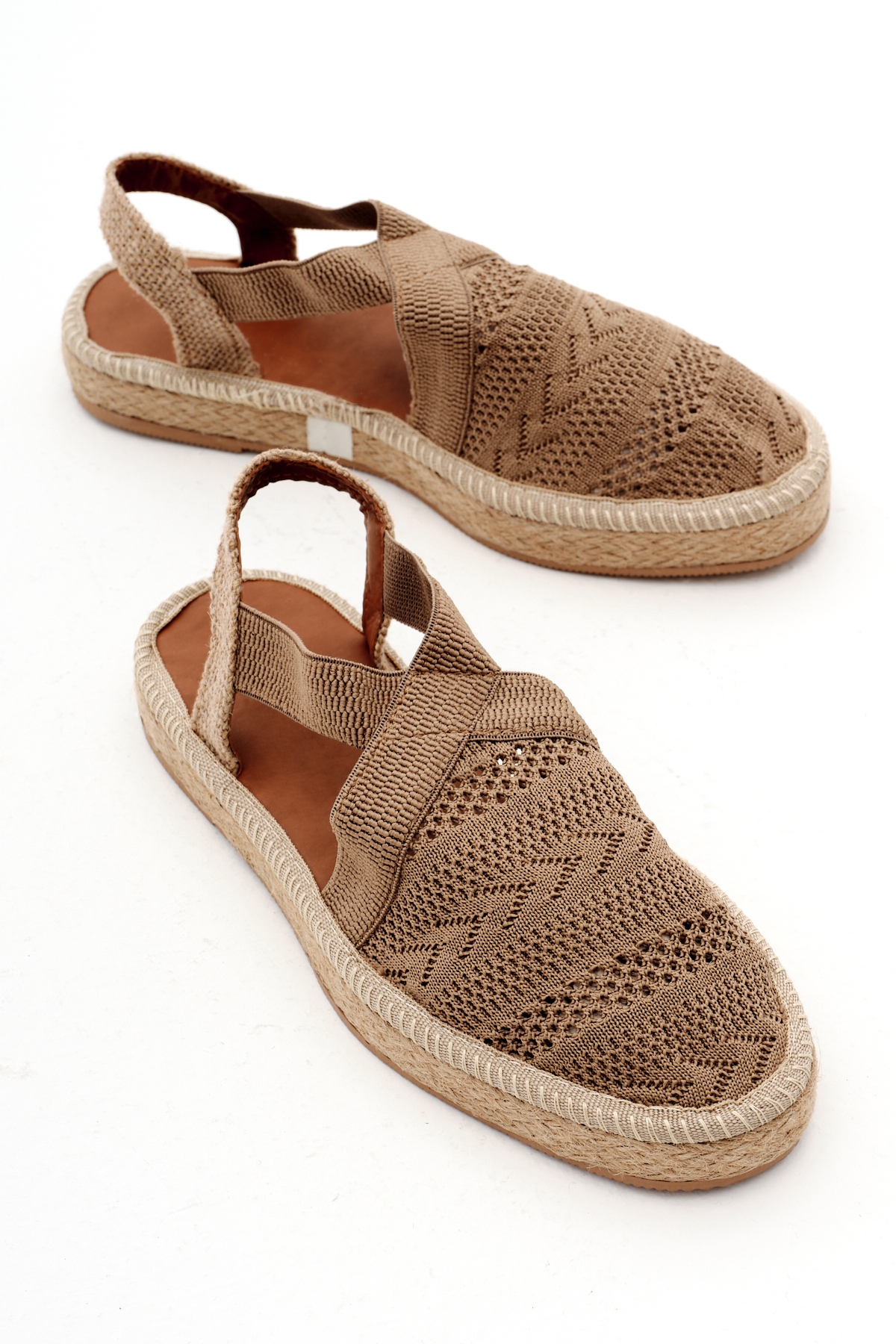 Kadın Kahve Önü Kapalı Çapraz Şeritli Hasır Hasır Triko Sandalet - Görsel 3