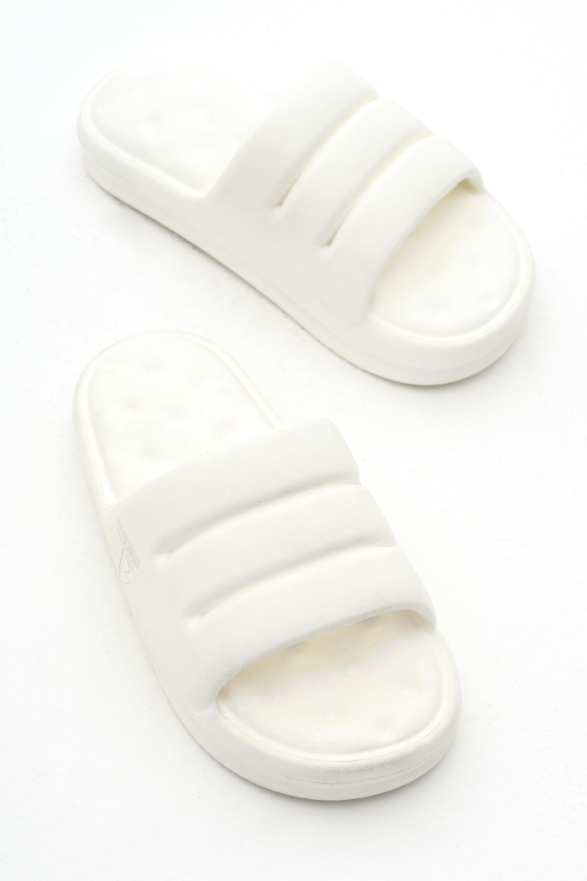 Kadın Beyaz Rahat Kalıp Dilimli Model Önü Açık Eva Terlik - Görsel 2