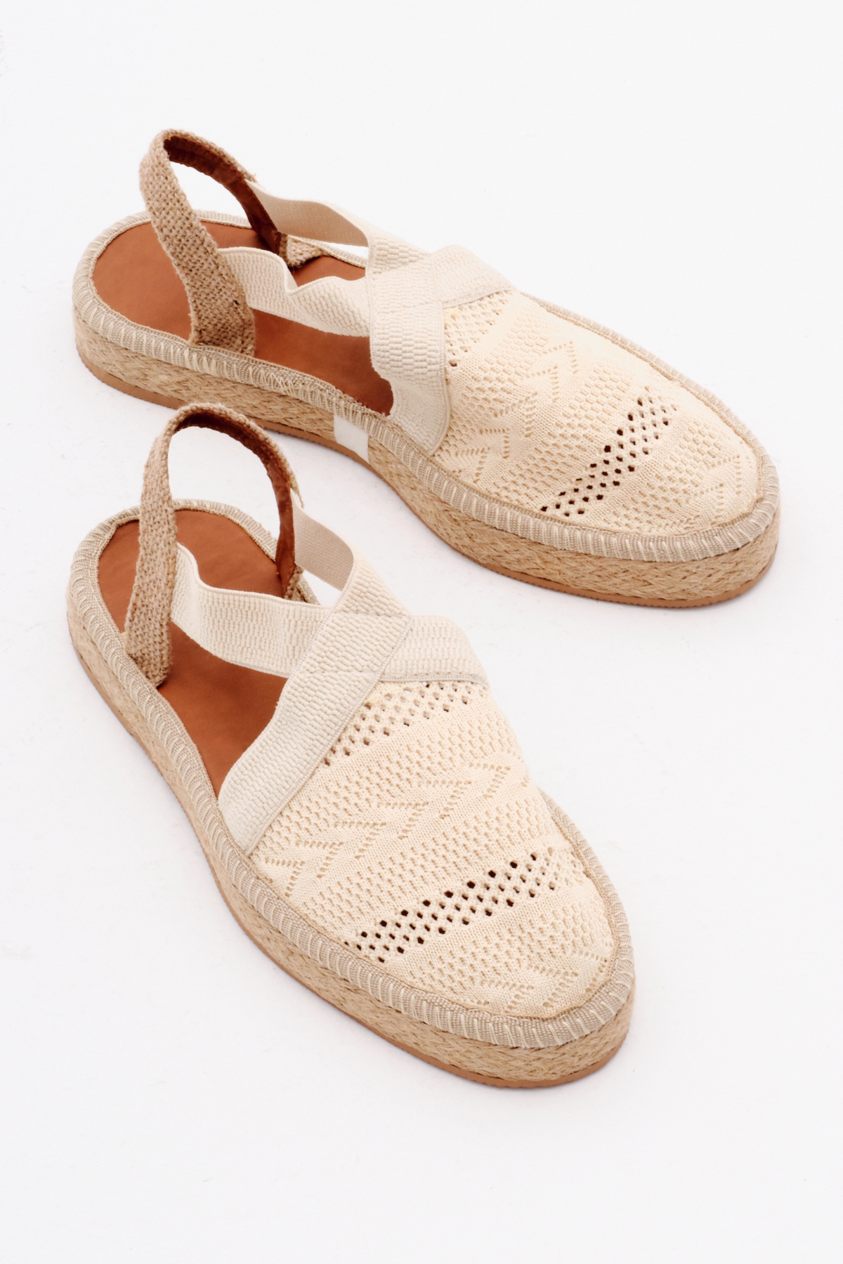 Kadın Bej Önü Kapalı Çapraz Şeritli Hasır Hasır Triko Sandalet - Görsel 4