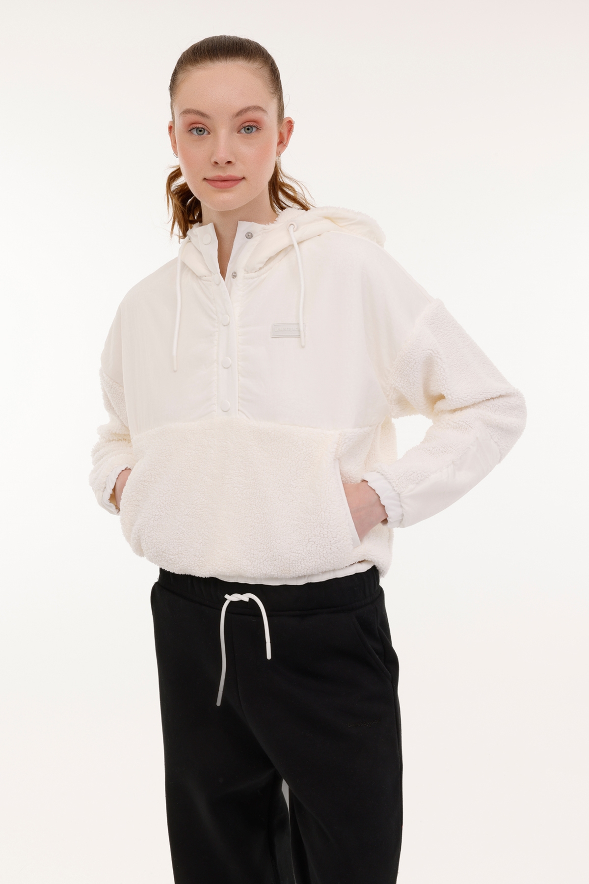 WL LAYA 6HK100 4PR Ekru Kadın Mont Fiyatları | Flo