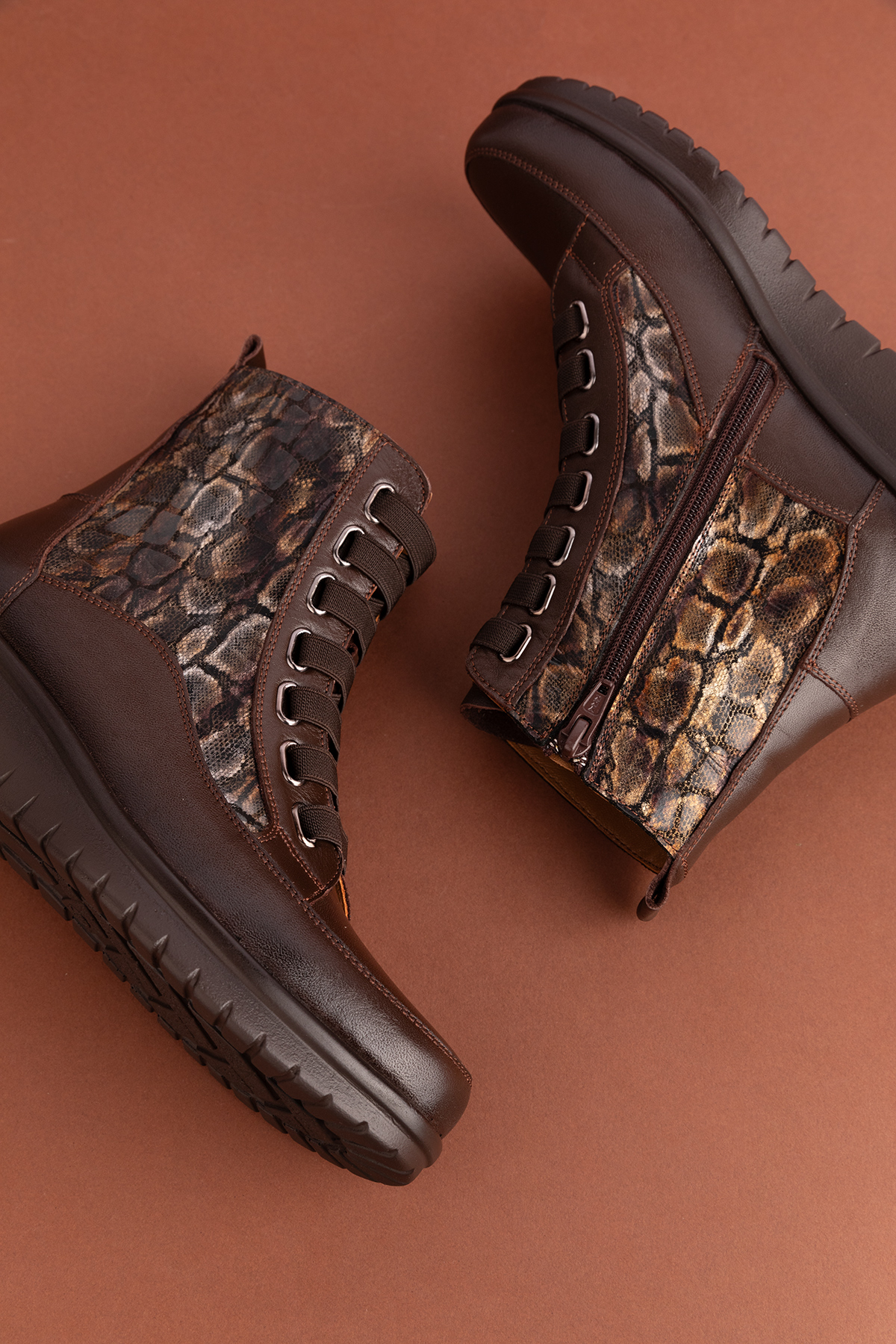 Gondol Kadın Hakiki Deri Yılan Detaylı Lastik Bağcıklı Bot elnr.5911 - Görsel 5