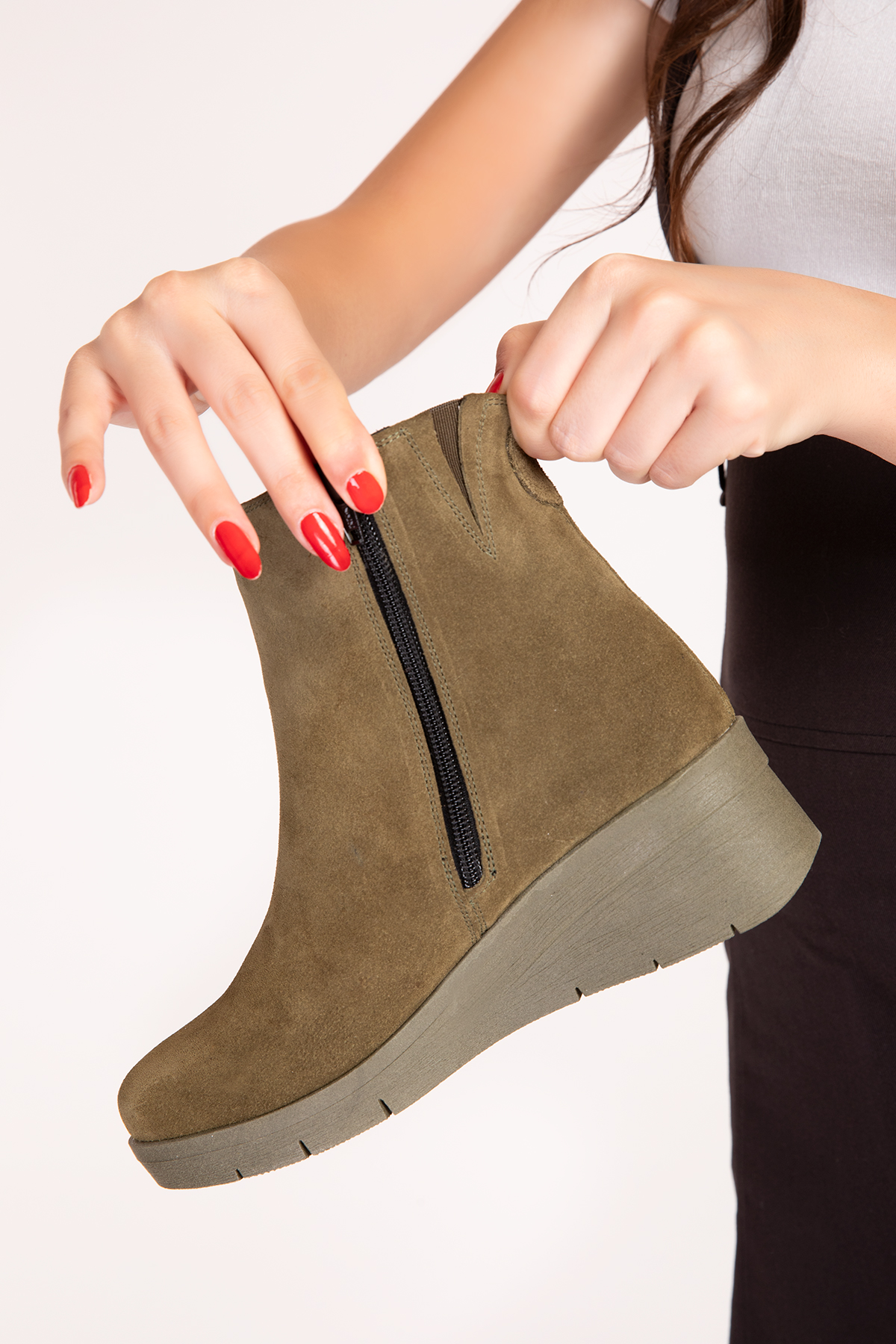 Gondol Kadın Hakiki Deri Kaymaz Taban Dolgu Topuk Bot elnr.5916 - Görsel 9