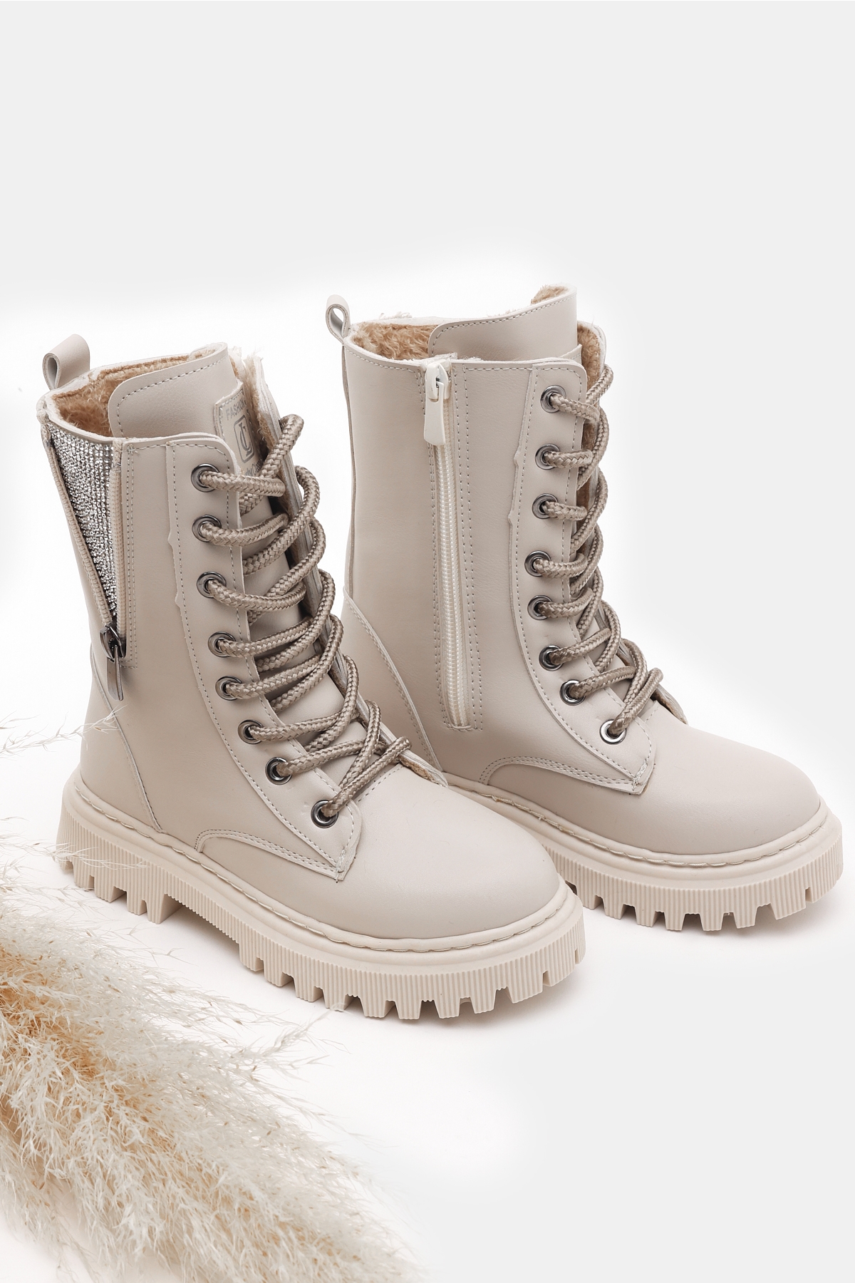 Kız Çocuk Bej Cilt Termo Taban Yanı Fermuarlı Taş Detaylı Bağcıklı ve Fermuarlı Bot - Görsel 4