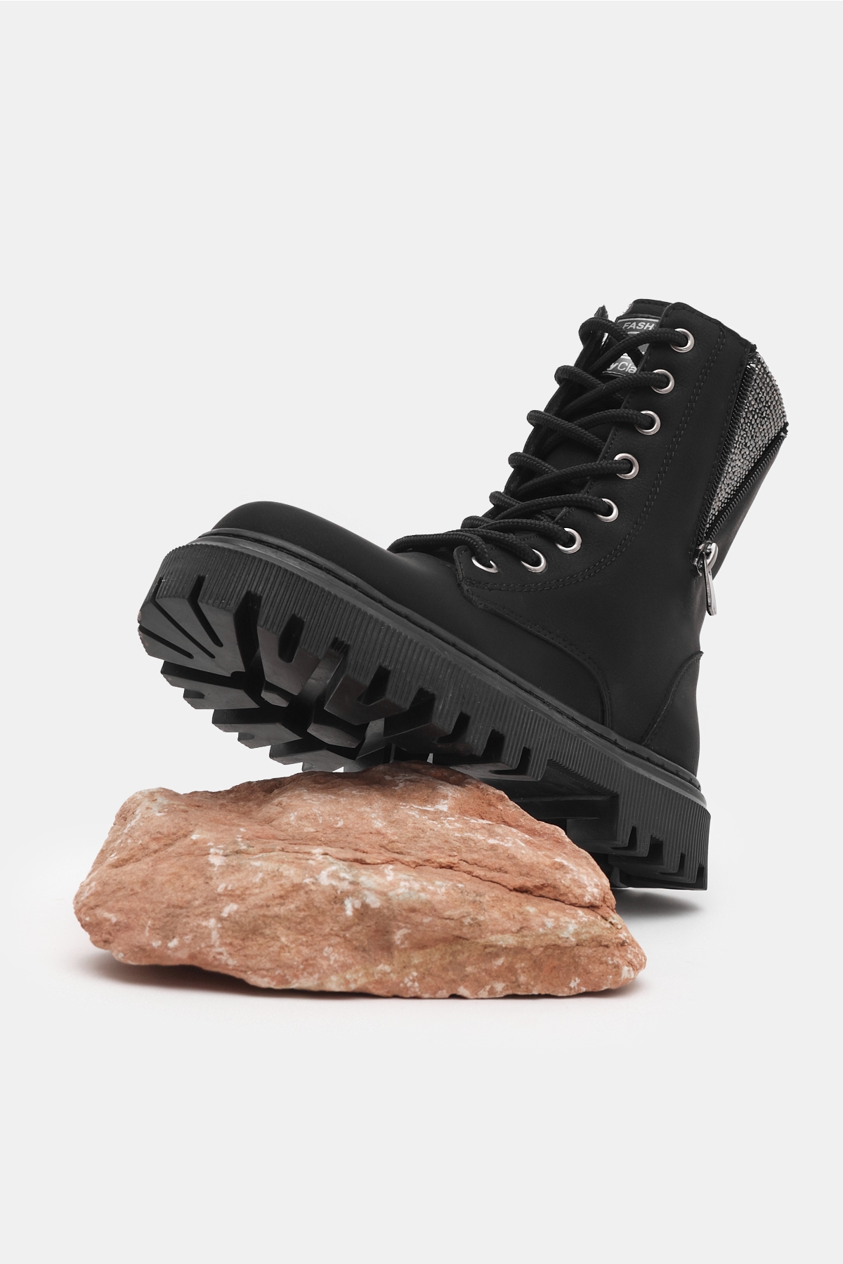 Kız Çocuk Siyah Mat Termo Taban Yanı Fermuarlı Taş Detaylı Bağcıklı ve Fermuarlı Bot - Görsel 5