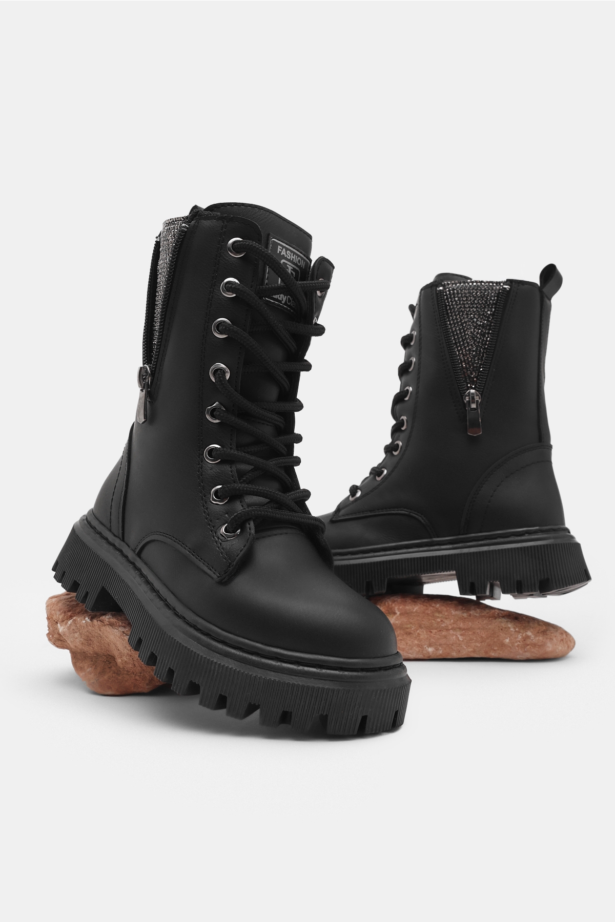 Kız Çocuk Siyah Cilt Termo Taban Yanı Fermuarlı Taş Detaylı Bağcıklı ve Fermuarlı Bot - Görsel 3