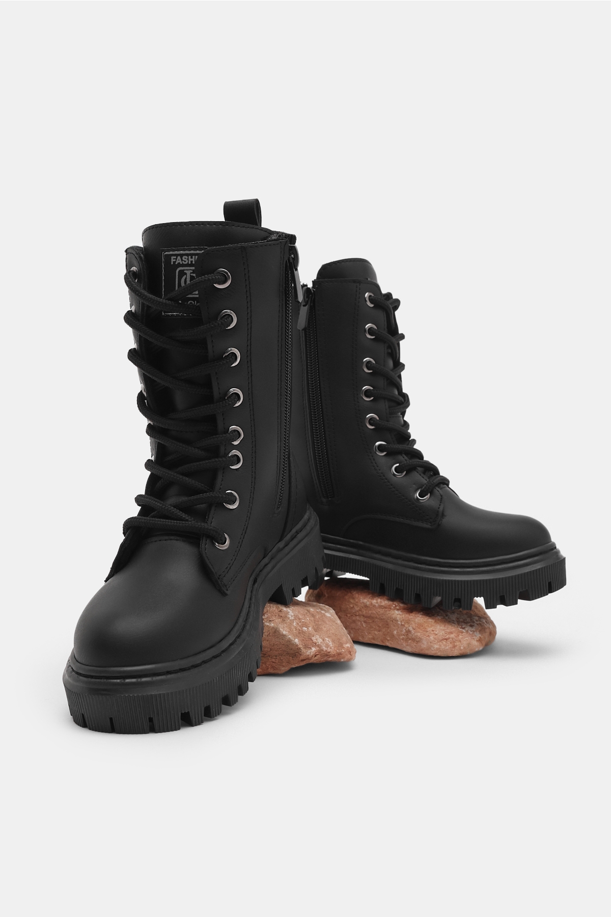 Kız Çocuk Siyah Cilt Termo Taban Yanı Fermuarlı Taş Detaylı Bağcıklı ve Fermuarlı Bot - Görsel 4