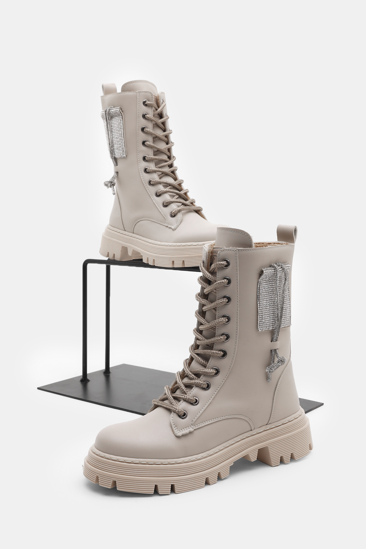 Kadın Bej Cilt Termo Taban Yanı Taşlı Bağcıklı ve Fermuarlı Bot - Görsel 3