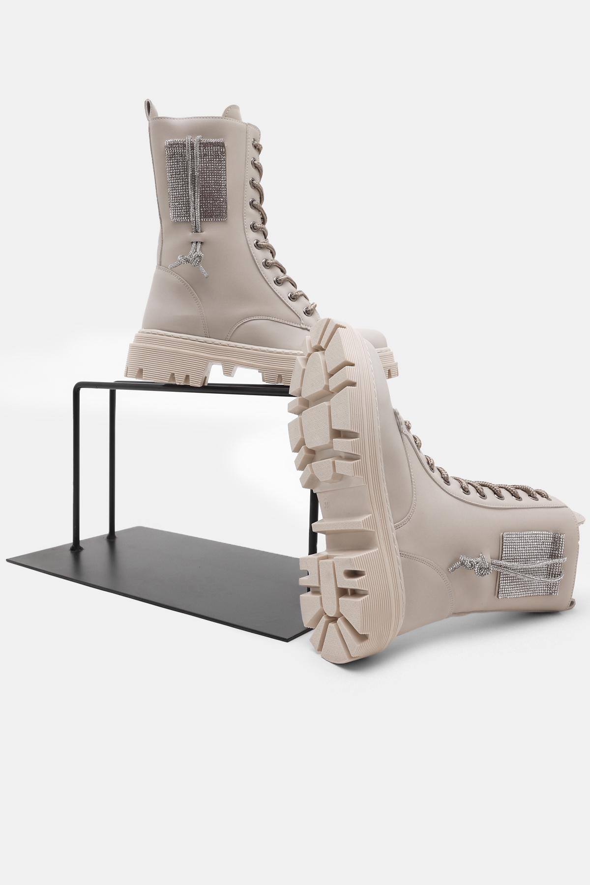 Kadın Bej Cilt Termo Taban Yanı Taşlı Bağcıklı ve Fermuarlı Bot - Görsel 4