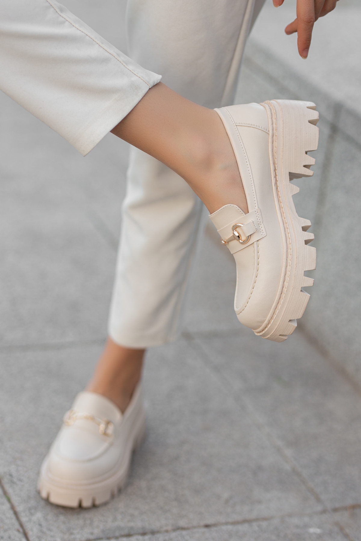 Garantili D124 Kadın Kalın Taban Zincirli Loafer Günlük Ayakkabı - Görsel 7