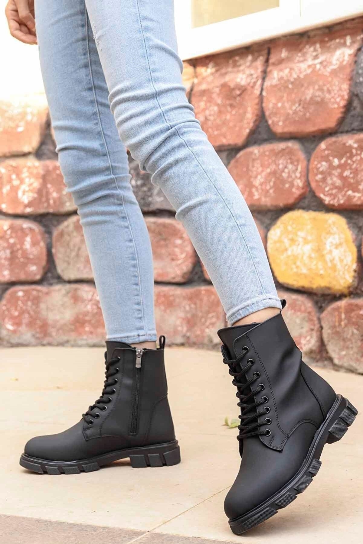 Kadın Postal Bot - Görsel 2