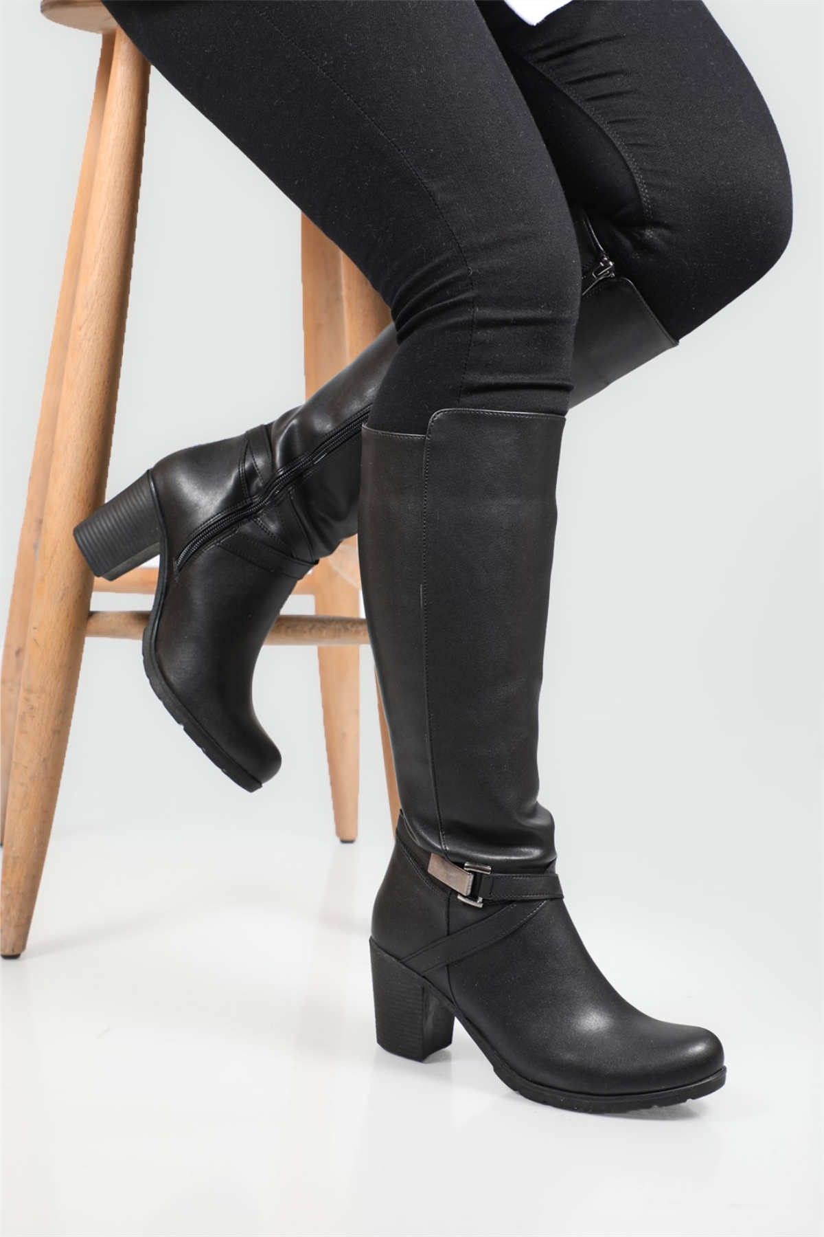Ayakdaş Diz Altı Tokalı Topuklu Kadın Çizme - Görsel 3