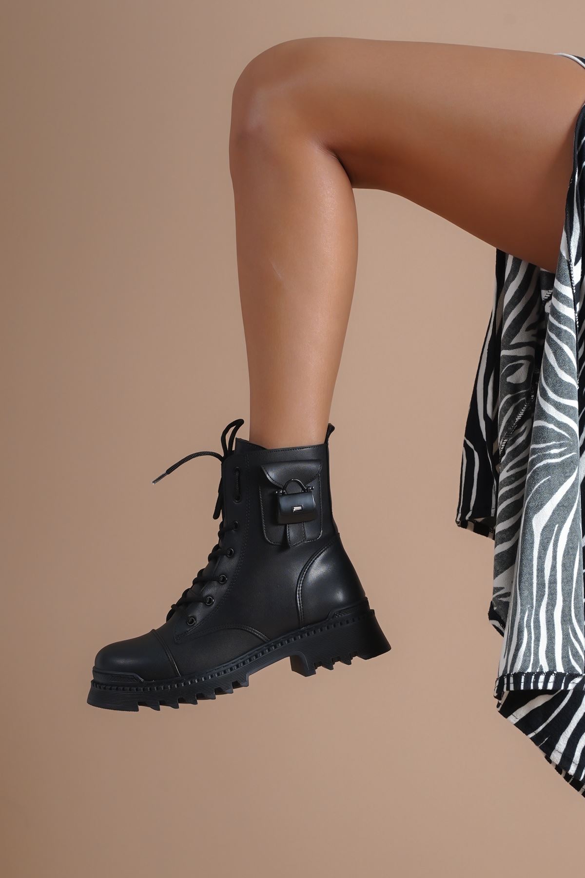 Çanta Dekolteli Kadın Postal Bot - Görsel 8