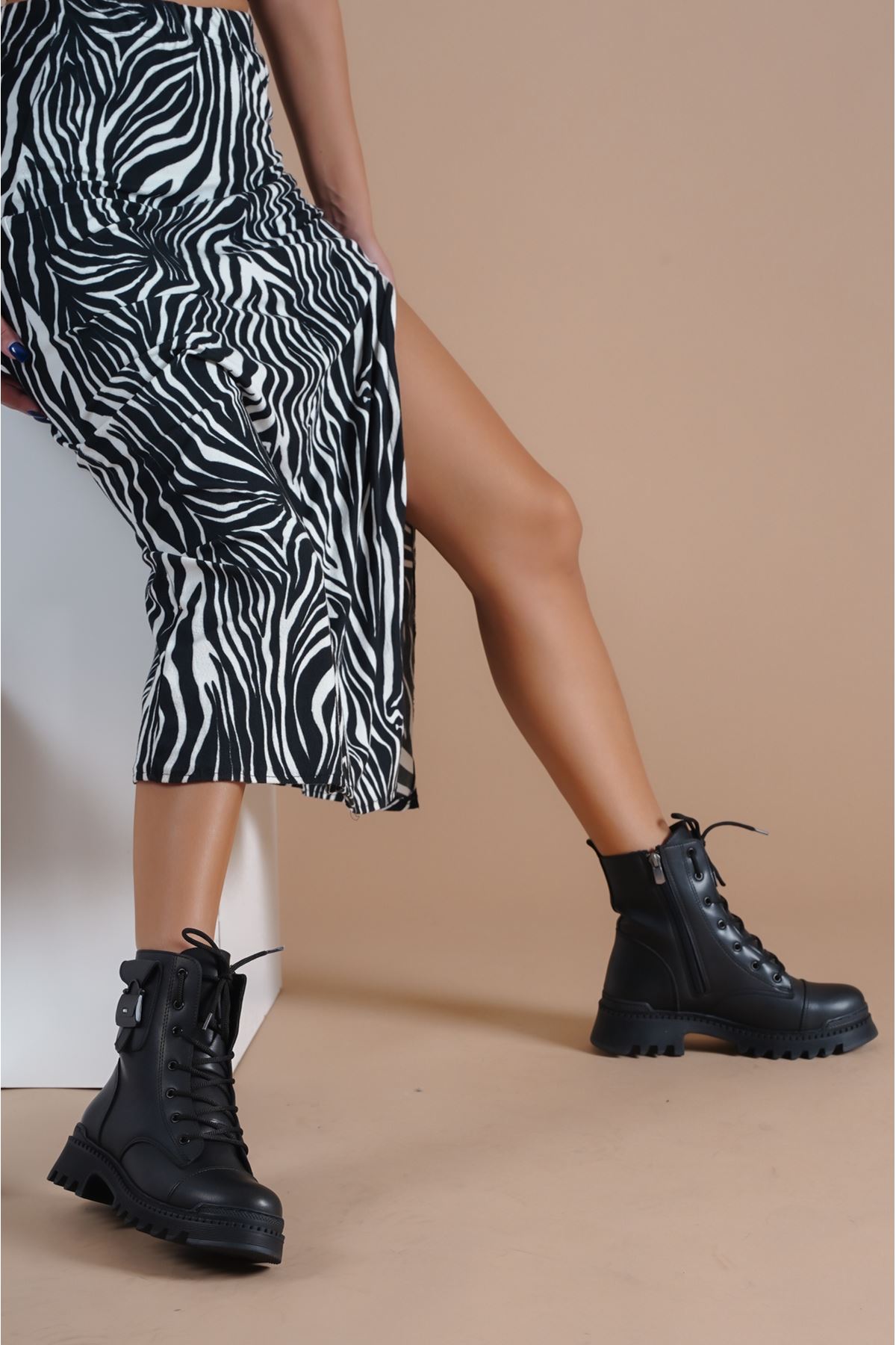 Çanta Dekolteli Kadın Postal Bot - Görsel 9