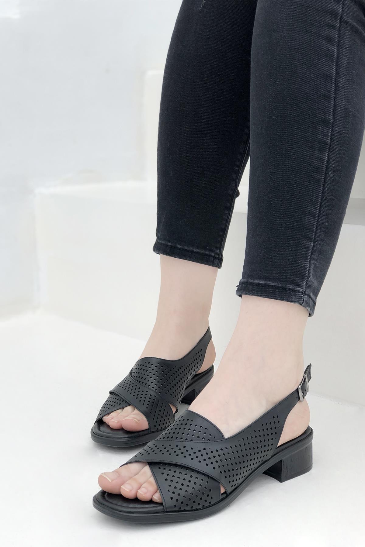 Ortapedik Arkası Açık Çapraz Kadın Sandalet Ayakkabı - Görsel 4