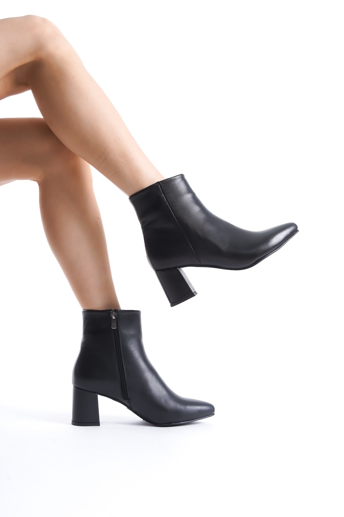 Aylan Hakiki Deri Siyah Kalın Topuklu Sivri Burun Bot - Görsel 2