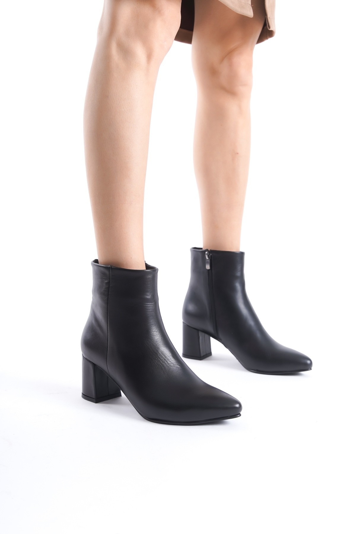 Aylan Hakiki Deri Siyah Kalın Topuklu Sivri Burun Bot - Görsel 4