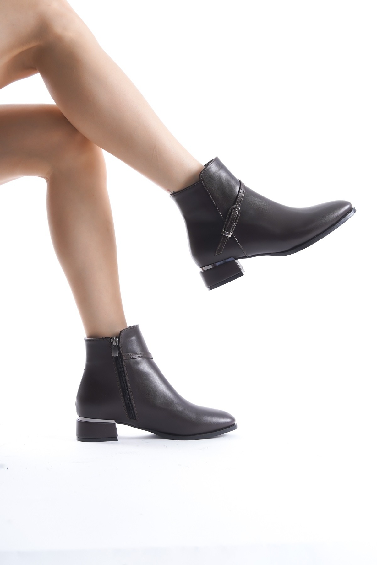 Kaltas Acı Kahve Rengi Tokalı Kısa Kalın Topuklu Bot - Görsel 2