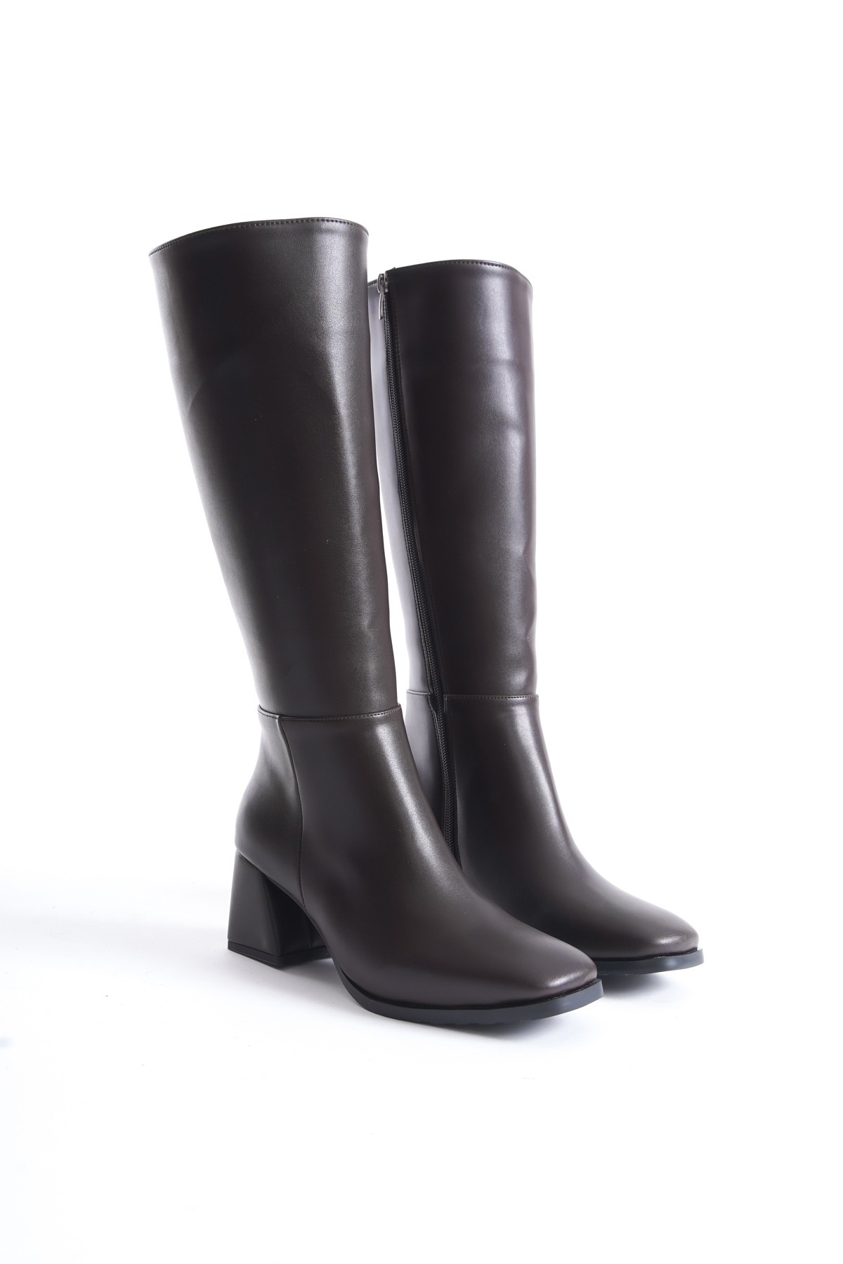 Cezstar Acı Kahve Rengi Kalın Topuk Küt Burun Kadın Çizme - Görsel 3