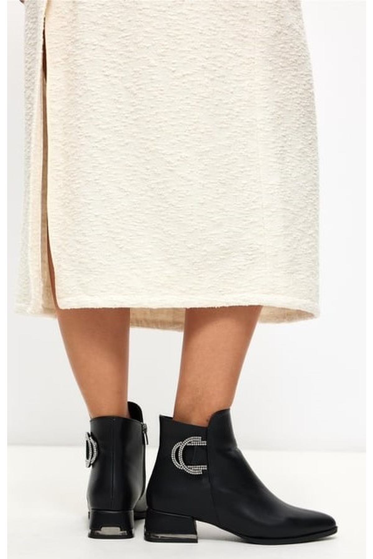 Taş Toka Detaylı Düz Kadın Bot - Görsel 2