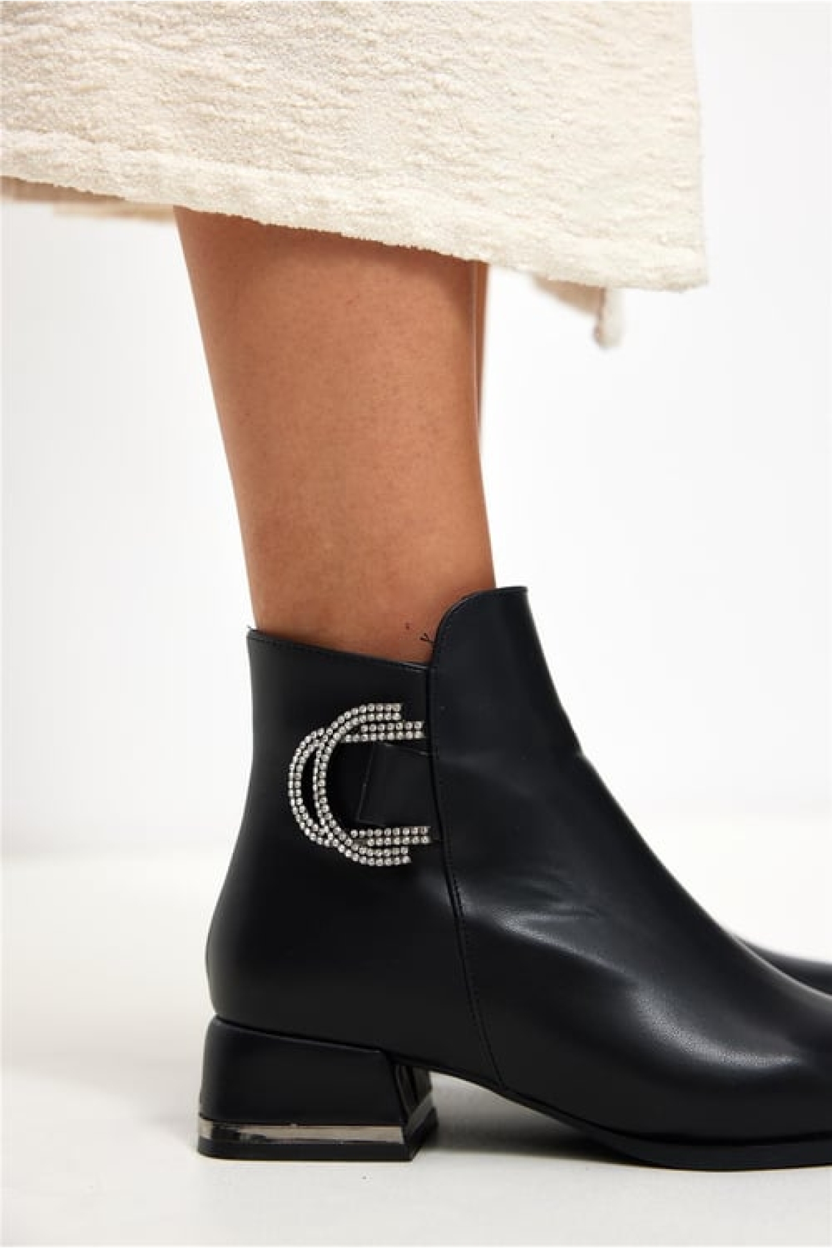 Taş Toka Detaylı Düz Kadın Bot - Görsel 5