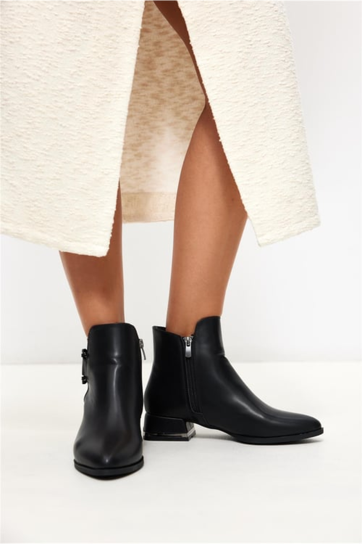 Taş Toka Detaylı Düz Kadın Bot - Görsel 6