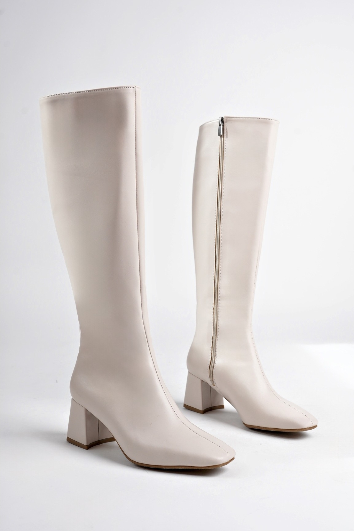 KAROLİNE Garantili Küt Burun Yandan Fermuarlı Topuklu Kadın Çizme - Görsel 3