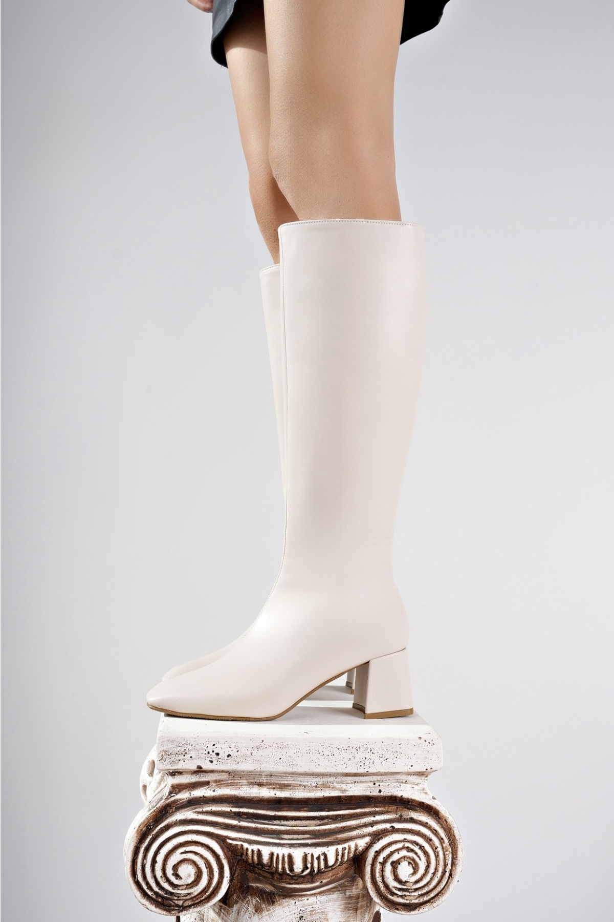 KAROLİNE Garantili Küt Burun Yandan Fermuarlı Topuklu Kadın Çizme - Görsel 6