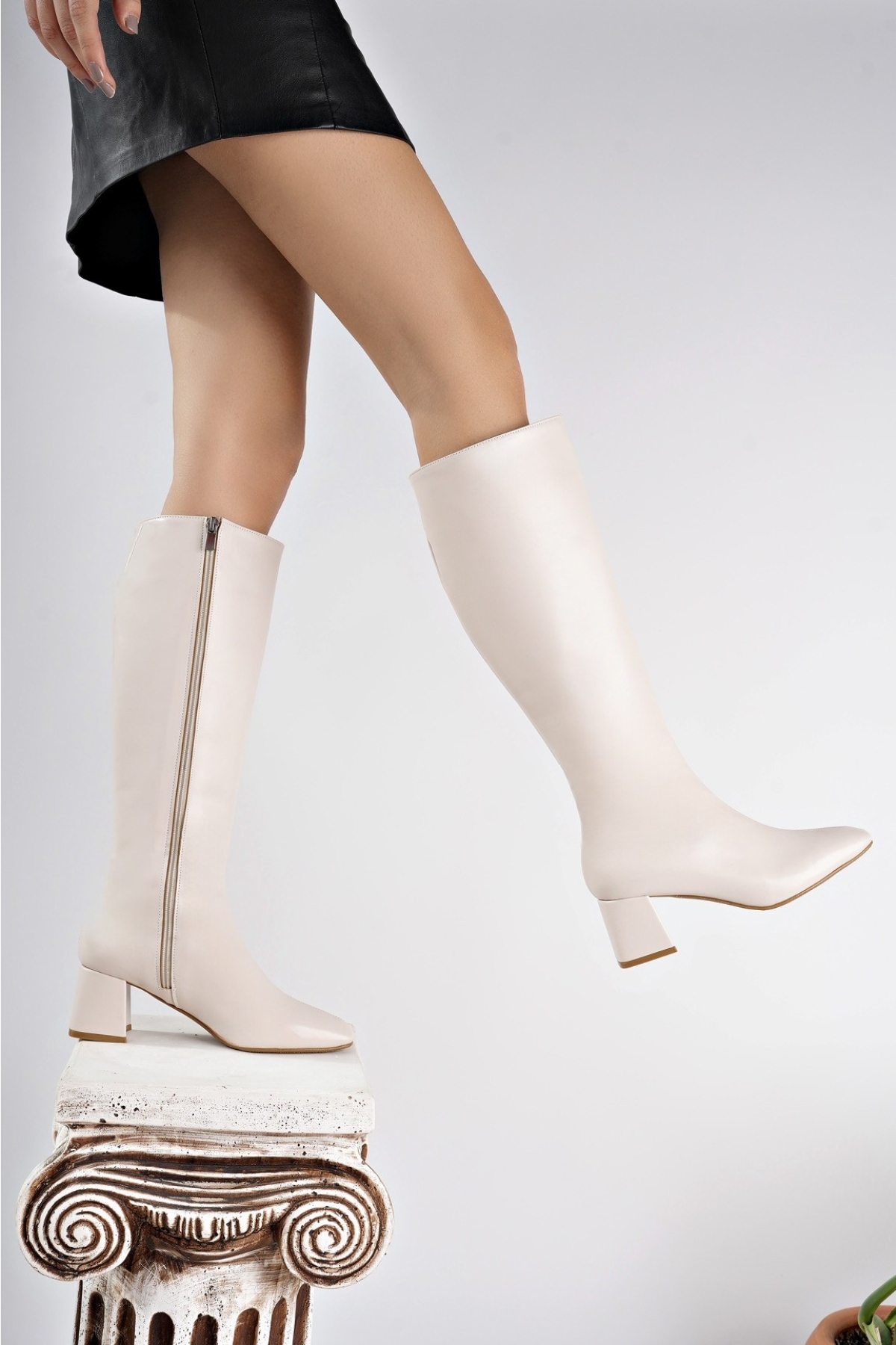 KAROLİNE Garantili Küt Burun Yandan Fermuarlı Topuklu Kadın Çizme - Görsel 7