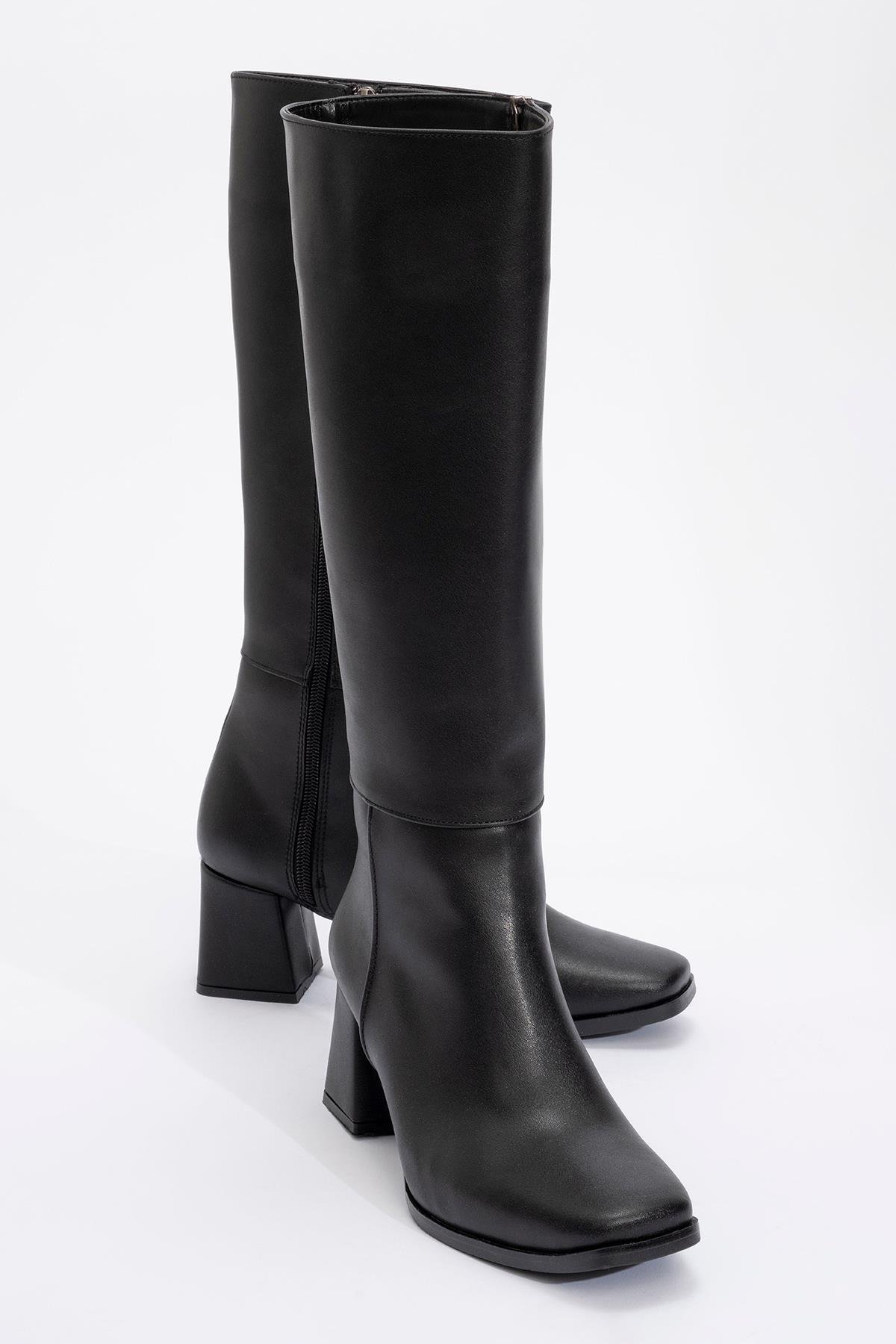 Küt Burunlu Ökçeli Kadın Çizme SİYAH CİLT - Görsel 3