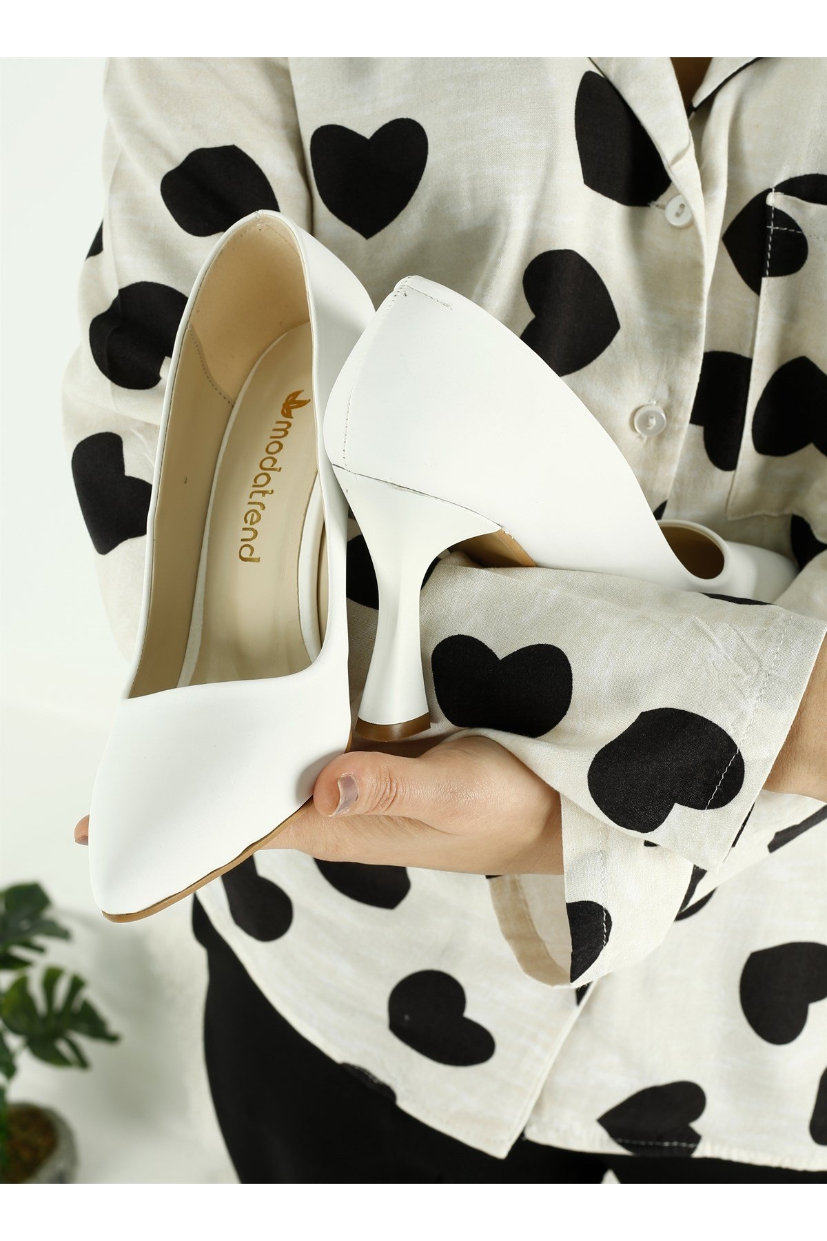 Sivri Burunlu Stiletto Ayakkabı BEYAZ SATEN - Görsel 4