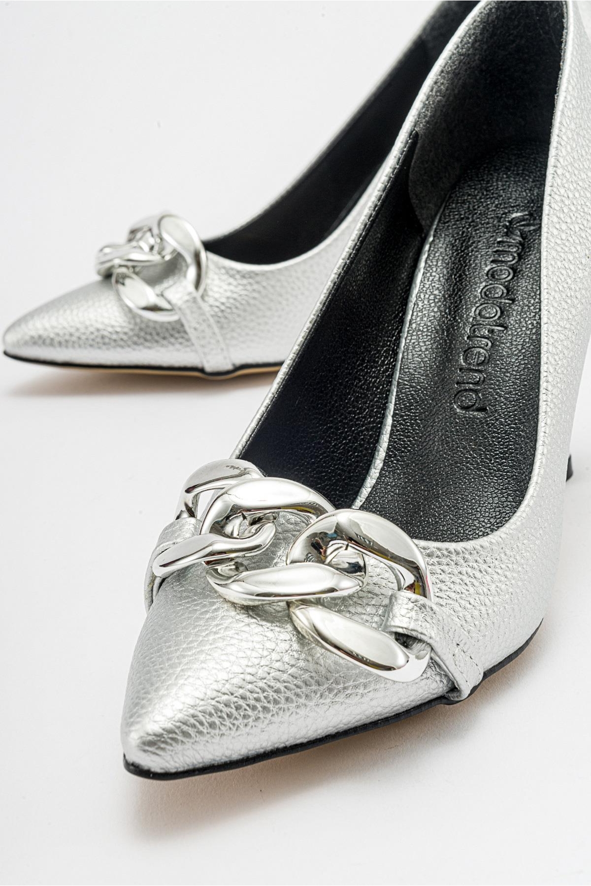 Kadın Zincirli Topuklu Ayakkabı GÜMÜŞ BASKILI - Görsel 4