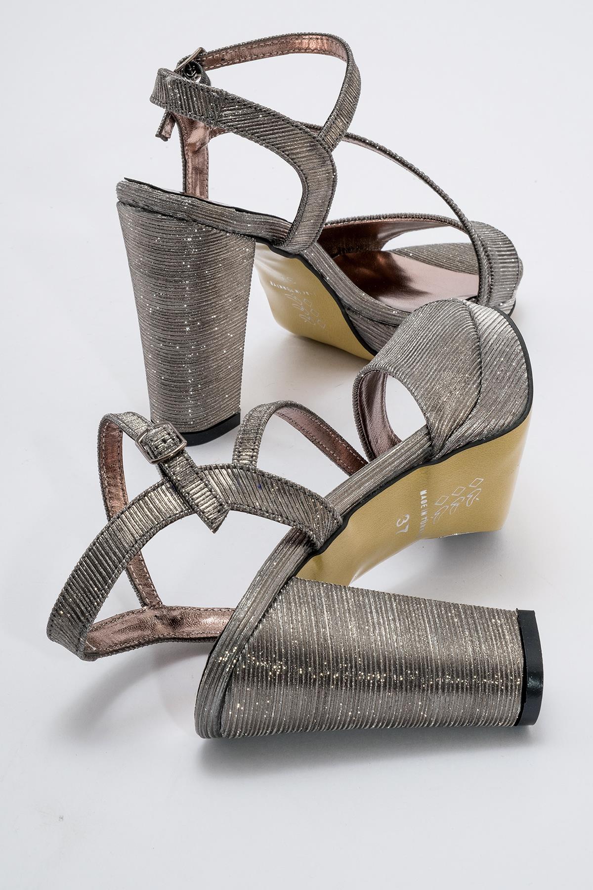 Kadın Simli Topuklu Sandalet PLATİN - Görsel 5