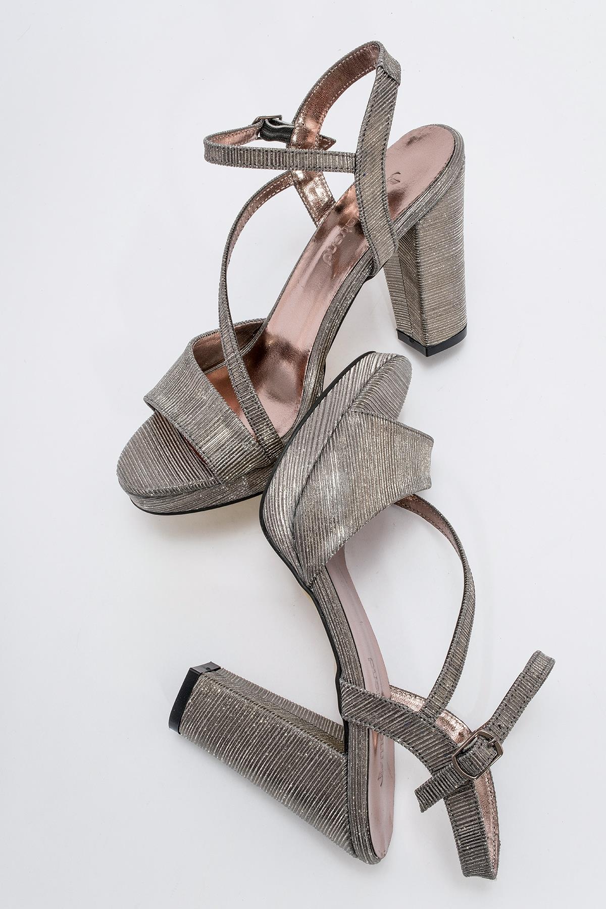 Kadın Simli Topuklu Sandalet PLATİN - Görsel 7