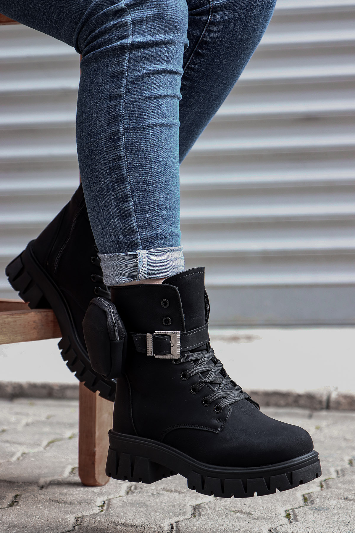 Lagartha Çanta Detaylı Fermuarlı Kadın Bot - Görsel 2