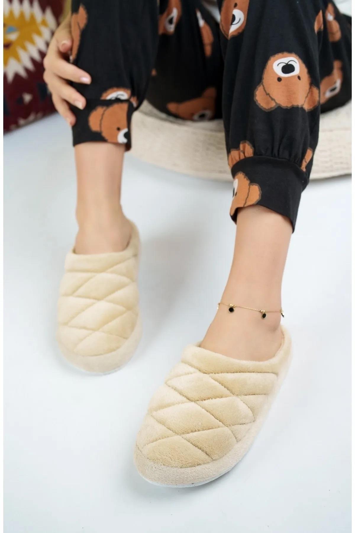 2476 Kadın Pofuduk Tüylü Ev-Halı Terliği - Görsel 3