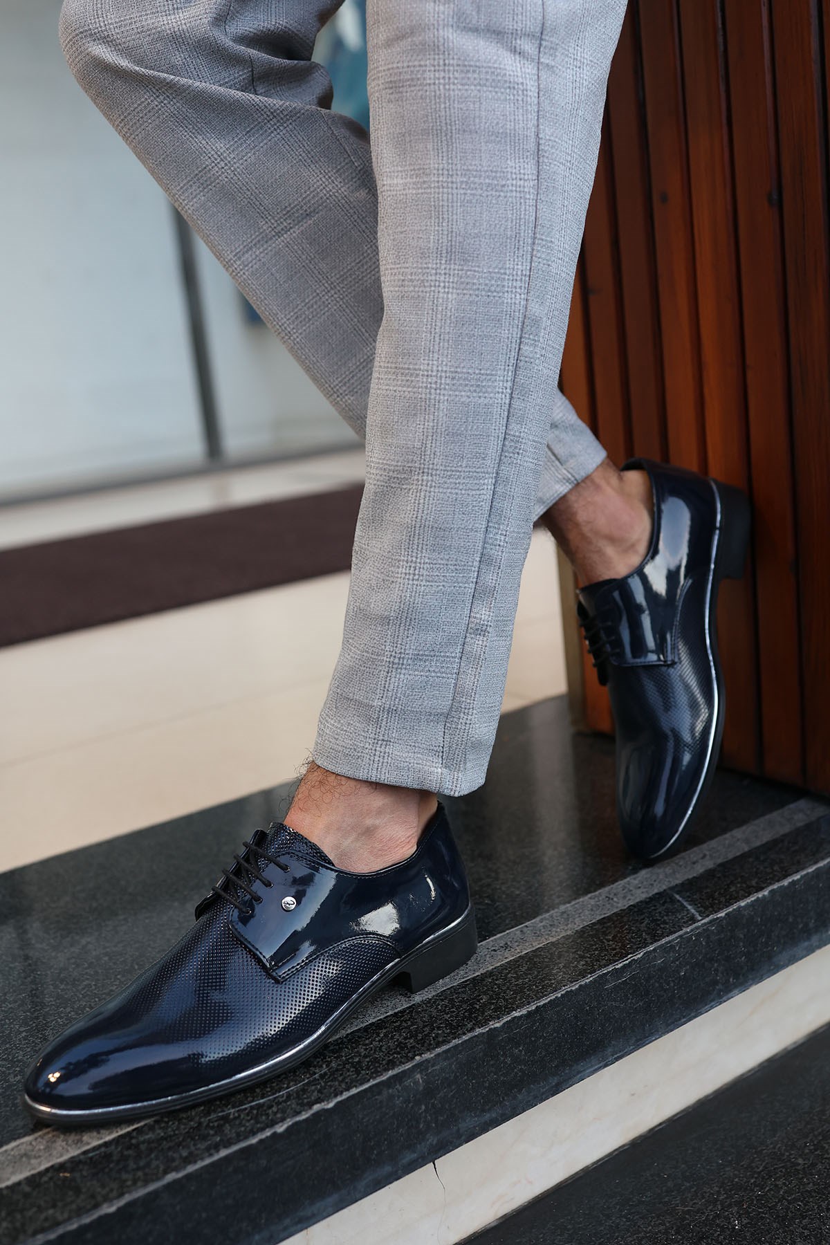 Erkek Lacivert Rugan Damatlık ve Günlük Kullanım Neolitik Rahat Klasik Ayakkabı 573-1 - Görsel 3