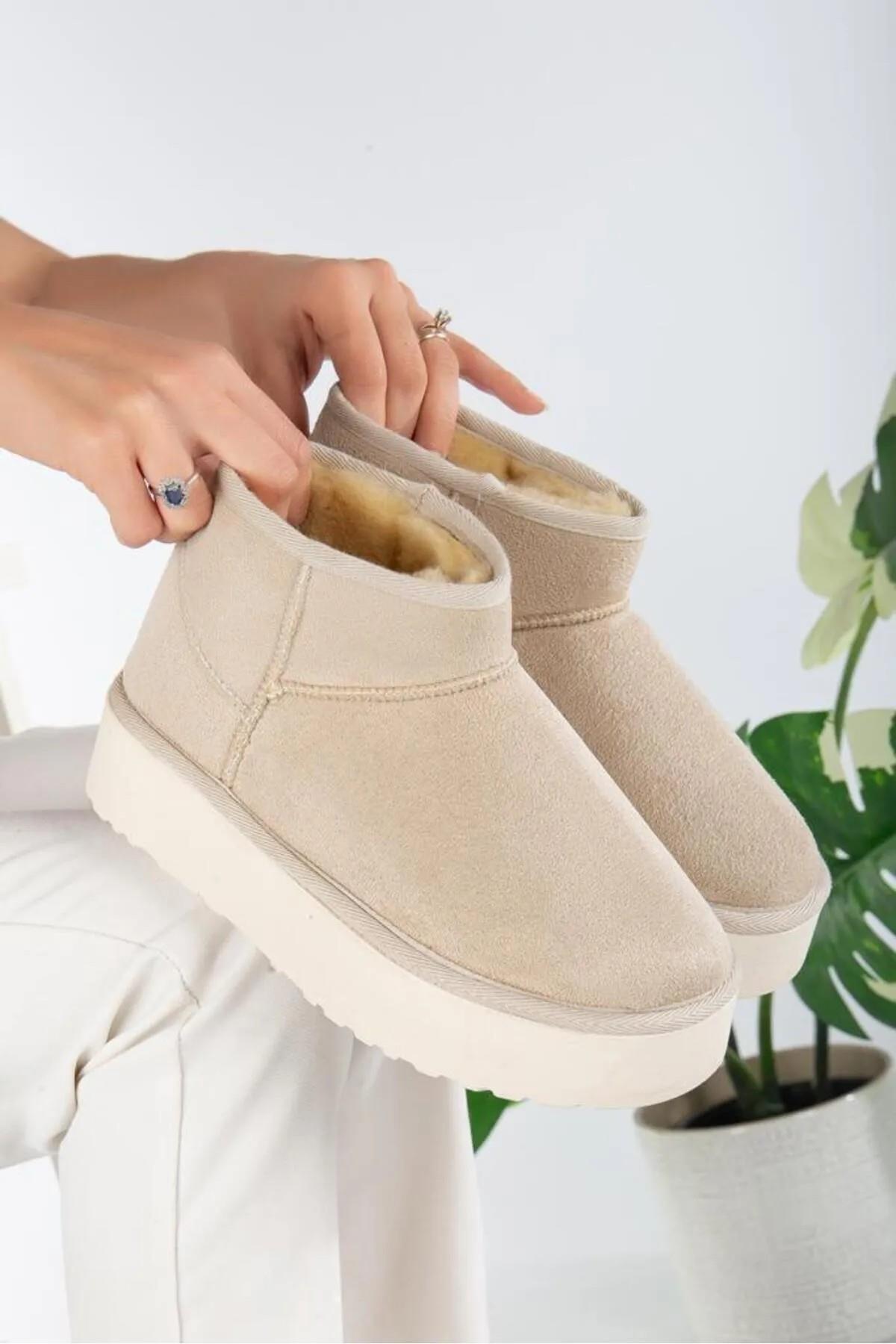 Elanaz Süet İçi Kürklü Kalın Taban Mini Boy Bilekte Kısa Kadın Bot - Görsel 3