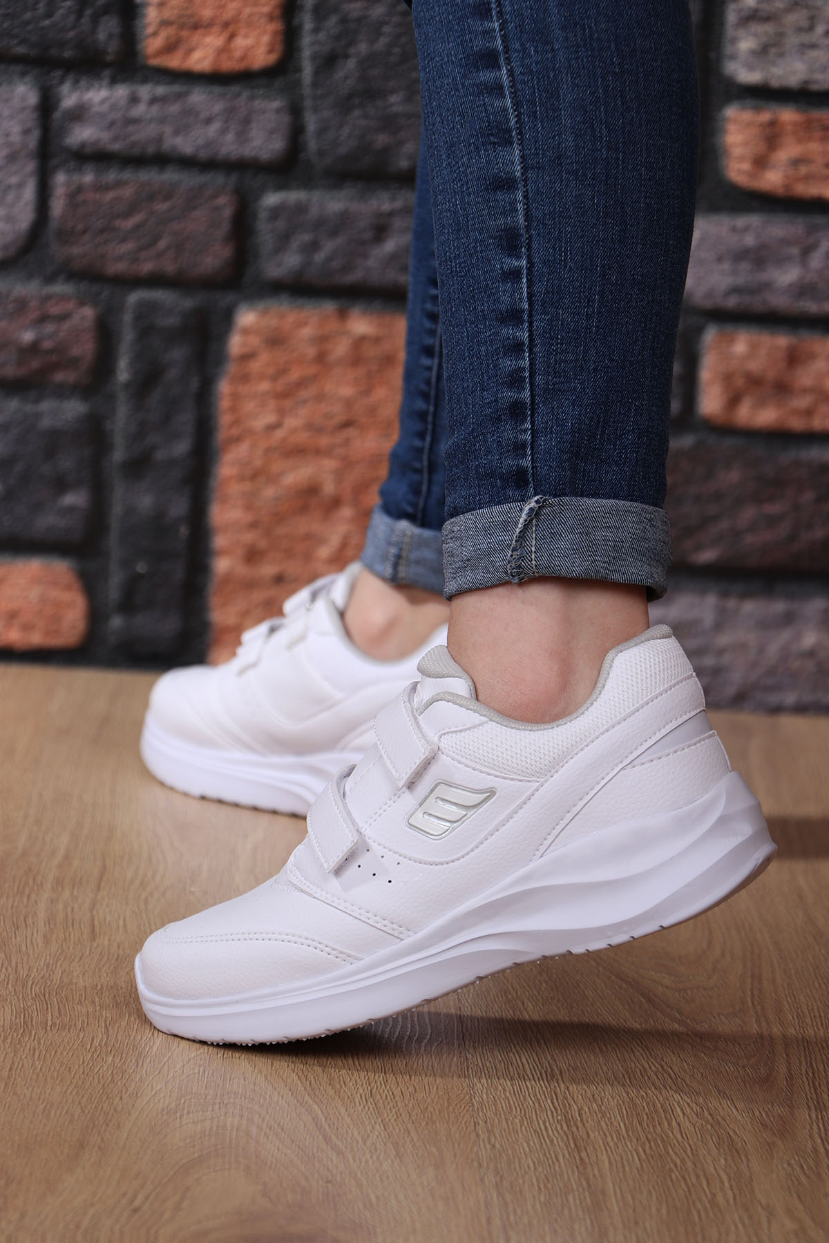 . 242-1307 Comfort Taban Cırtlı Cilt Kadın Sneaker - Görsel 6