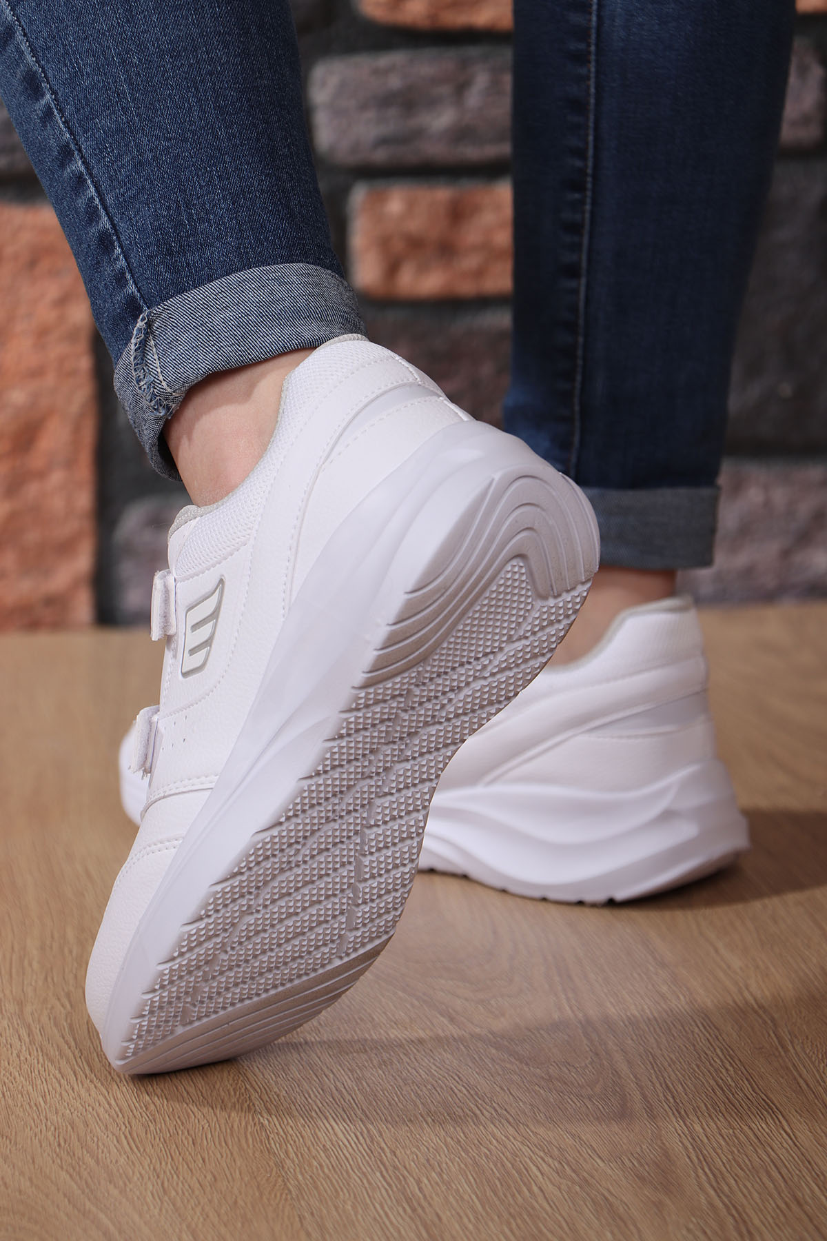 . 242-1307 Comfort Taban Cırtlı Cilt Kadın Sneaker - Görsel 8