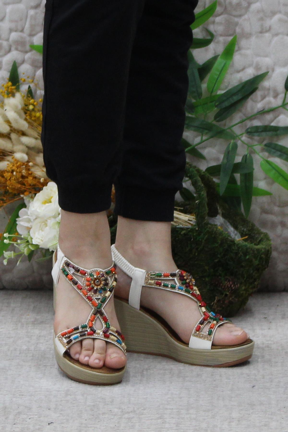 Guja 24Y156-2 Rahat Şık Bonçuklu Taşlı Dolgu Taban Kadın Sandalet - Görsel 3