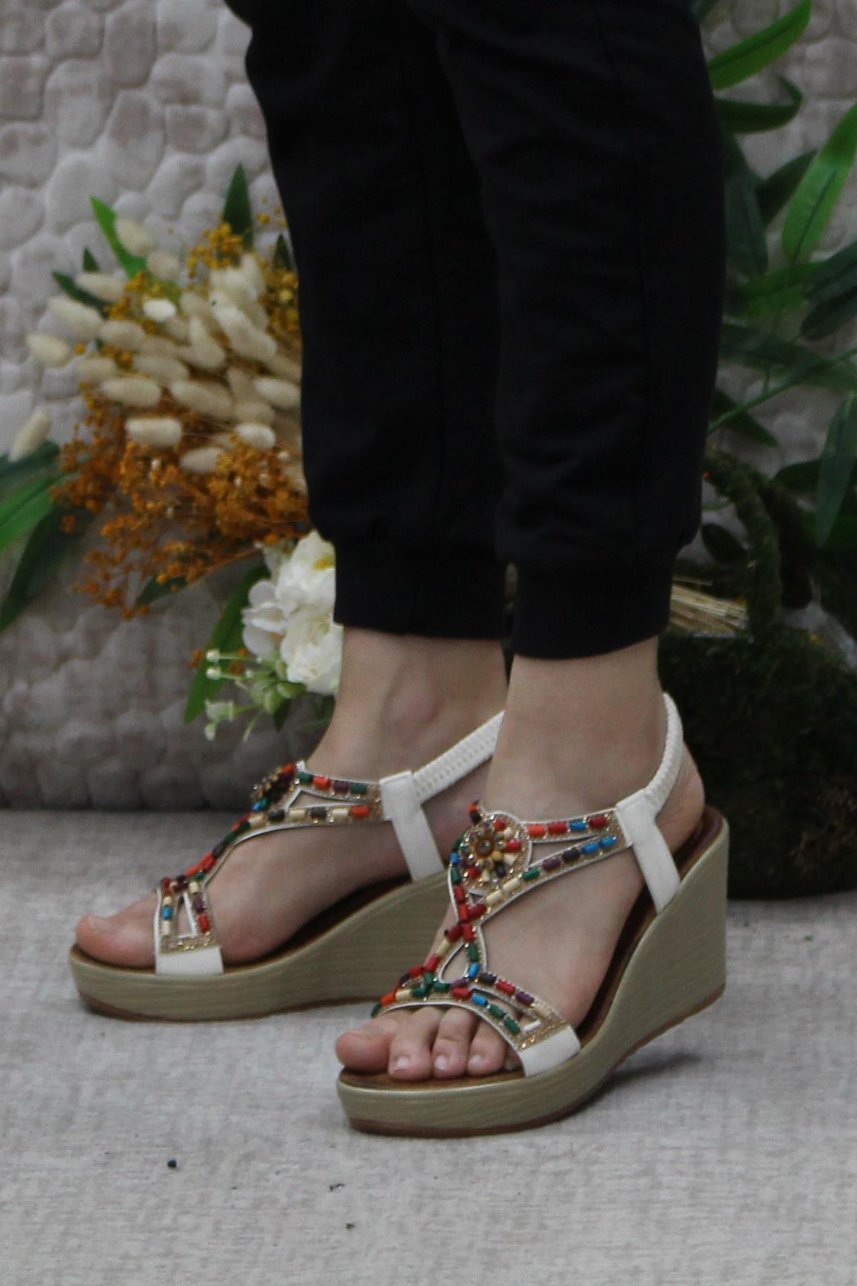 Guja 24Y156-2 Rahat Şık Bonçuklu Taşlı Dolgu Taban Kadın Sandalet - Görsel 4