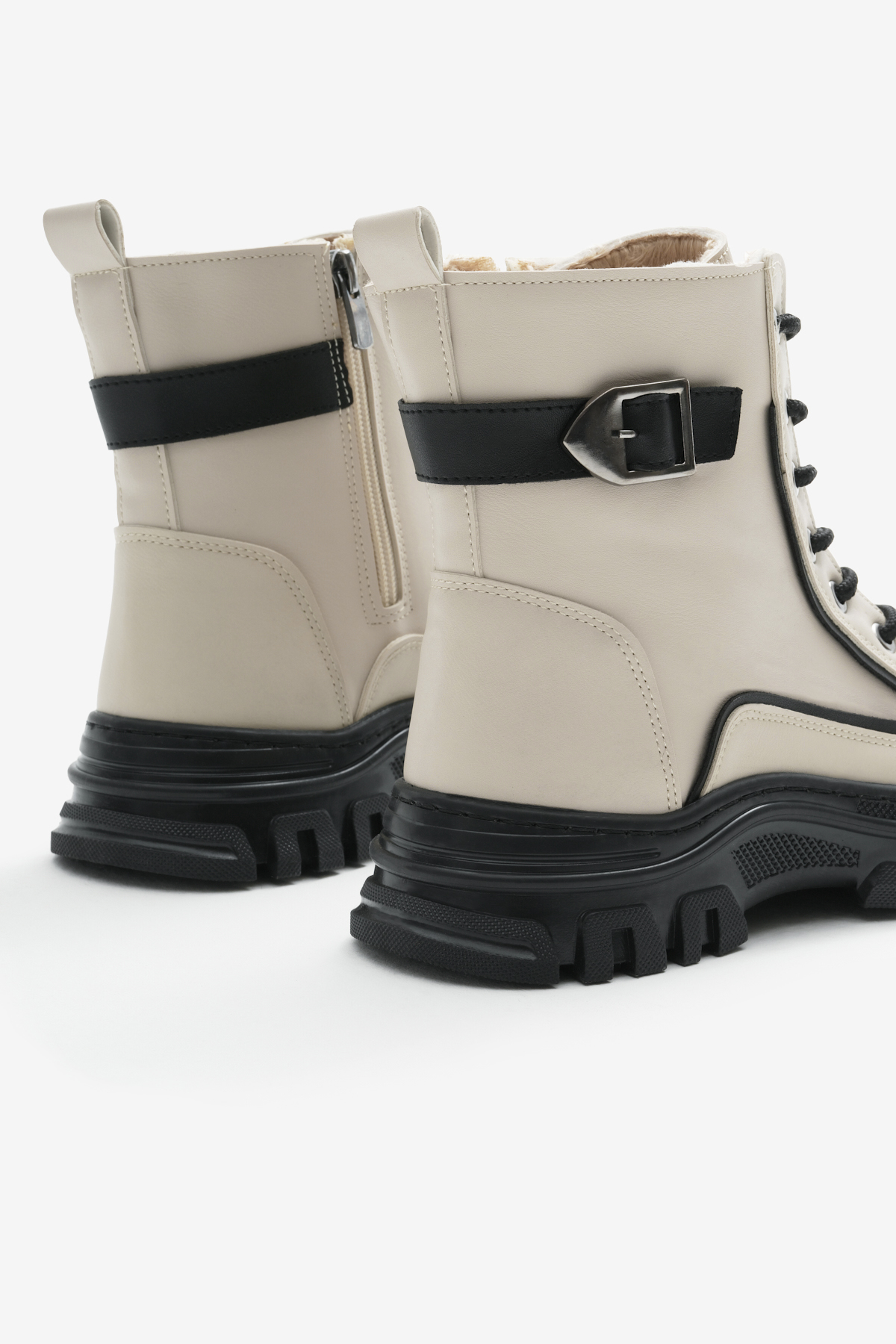 Kadın Bej Cilt Termo Taban Yanı Tokalı Bağcıklı ve Fermuarlı Bot - Görsel 6