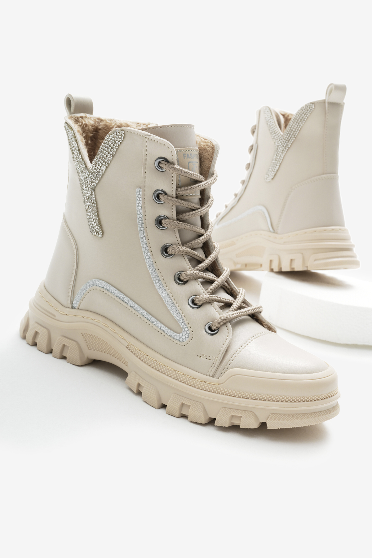 Kadın Bej Cilt Termo Taban Desenli Bağcıklı ve Fermuarlı Bot - Görsel 2