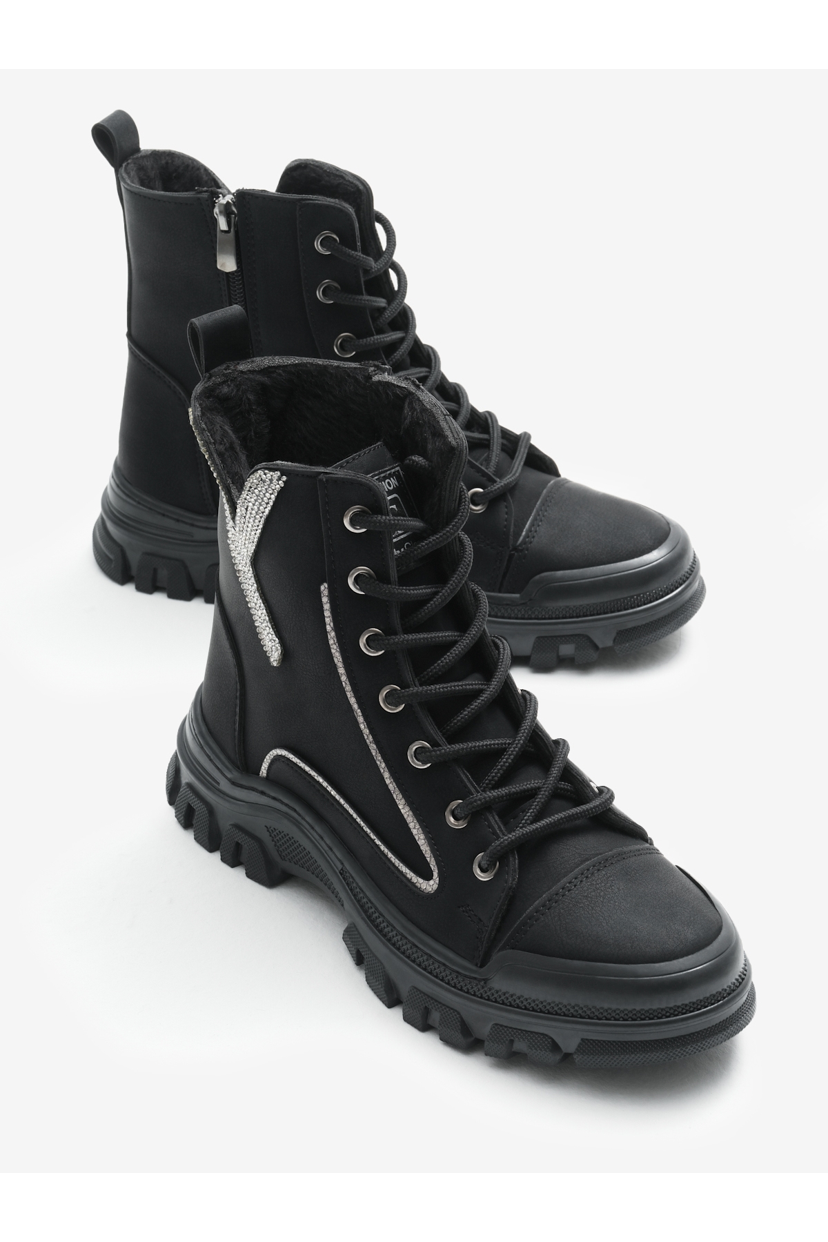 Kadın Siyah Mat Termo Taban Desenli Bağcıklı ve Fermuarlı Bot - Görsel 4