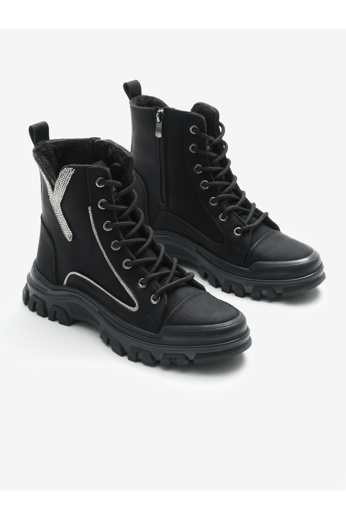 Kadın Siyah Mat Termo Taban Desenli Bağcıklı ve Fermuarlı Bot - Görsel 5