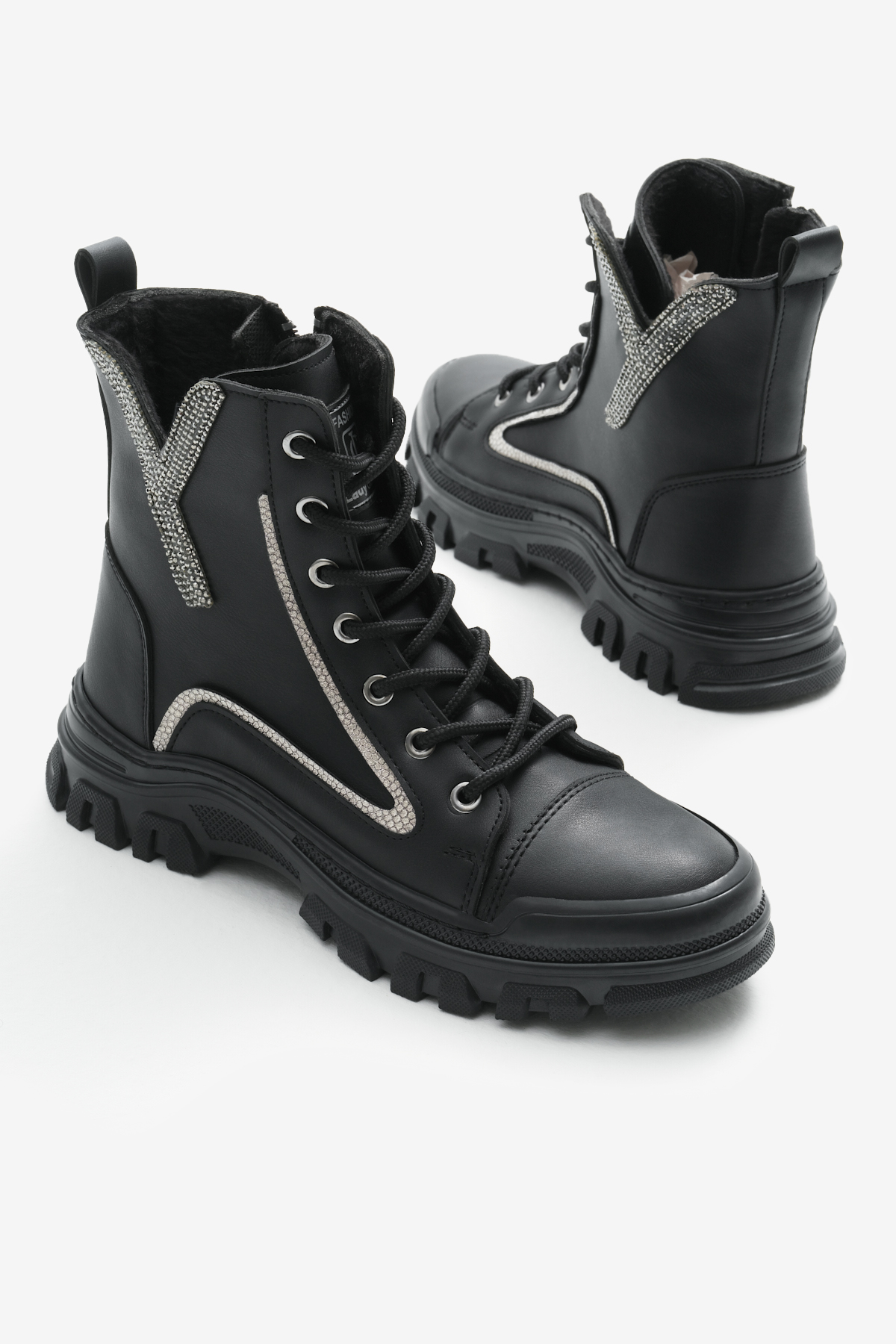 Kadın Siyah Cilt Termo Taban Desenli Bağcıklı ve Fermuarlı Bot - Görsel 4